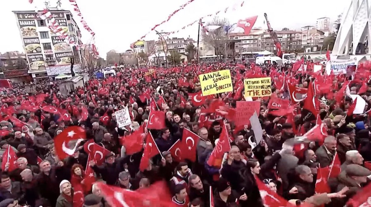 Sol Yumruk tweet media