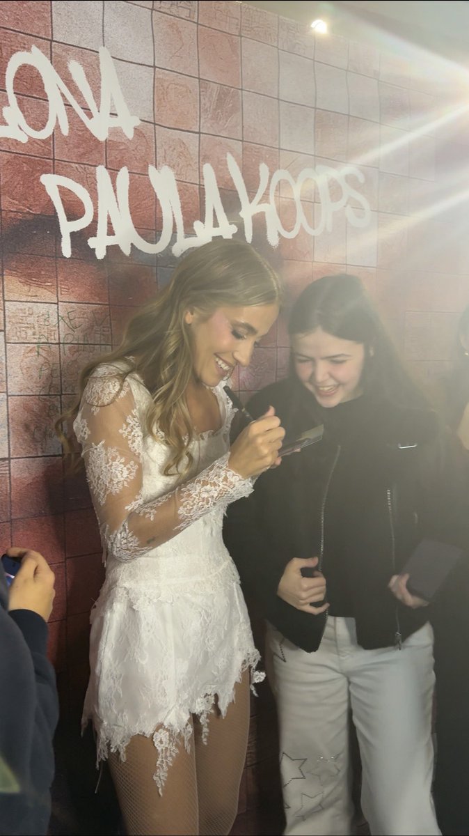 andrea🦔 tweet media