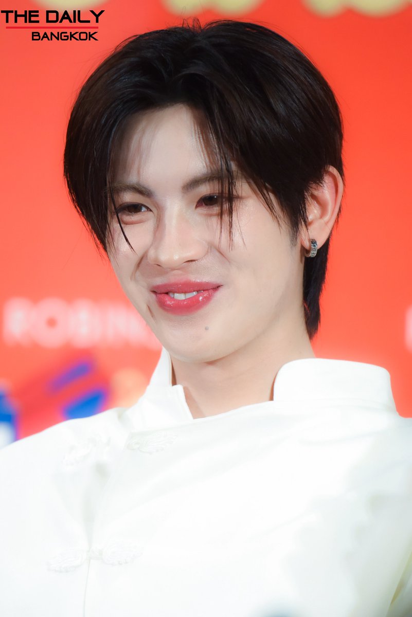 " เติ้ล-เฟิร์สวัน " ร่วมงานฉลองตรุษจีนปีม้า ในแคมเปญ "ROBINSON THE GREAT CHINESE NEW YEAR" (โรบินสัน เดอะ เกรท ไซนีส นิวเยียร์) เฮง เฮง ตลอดปี

Robinson x Tle Firstone
#RobinsonCNYxTleFirstone
#TleFirstOne #เติ้ลเฟิร์สวัน
#TLE_mtm #FirstOne