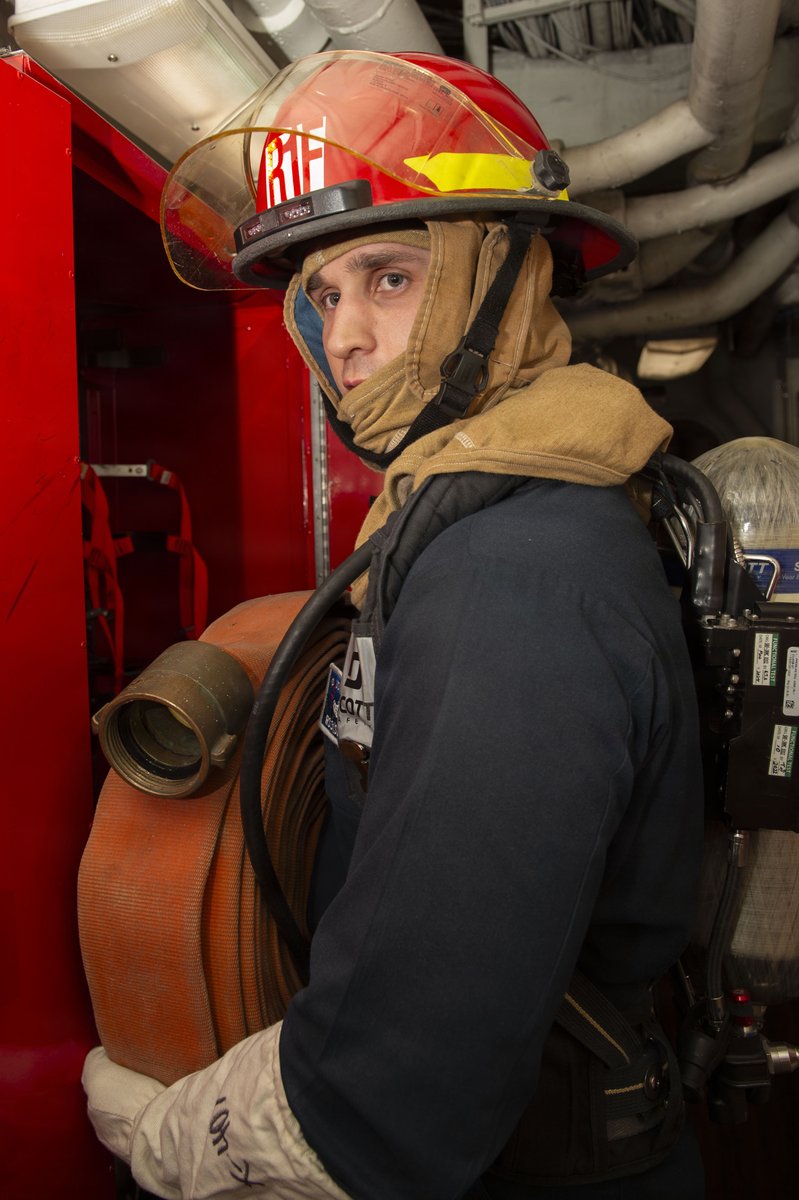 Finest in the Fleet!

U.S. Sailors assigned to 7th Fleet Flagship USS Blue Ridge (LCC 19) respond to simulated casualties during a damage control drill Jan. 19. These drills maintain the crew's ability to work together and overcome any obstacle. 

#US7thFleet |  #ForgedByTheSea https://t.co/9uAUd2eISJ