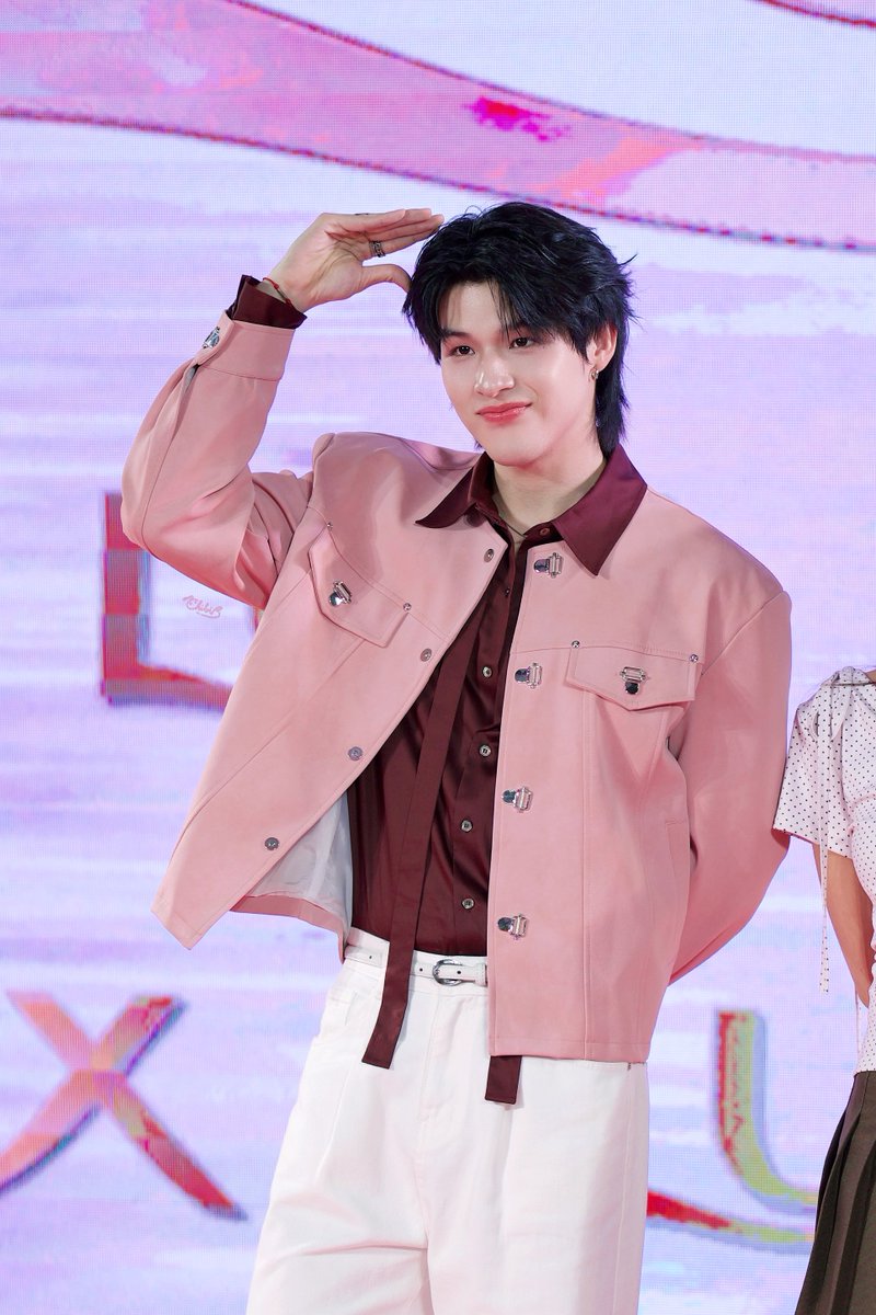 บ๊อกแบ๊ก 🐶

SKY GLOW WITH LUX

#LUXxSKY #ผิวโกลว์ใสใครๆก็ใช้ลักส์
#skywongravee <a href="/skywongraveee/">Wongravee Nateetorn</a>