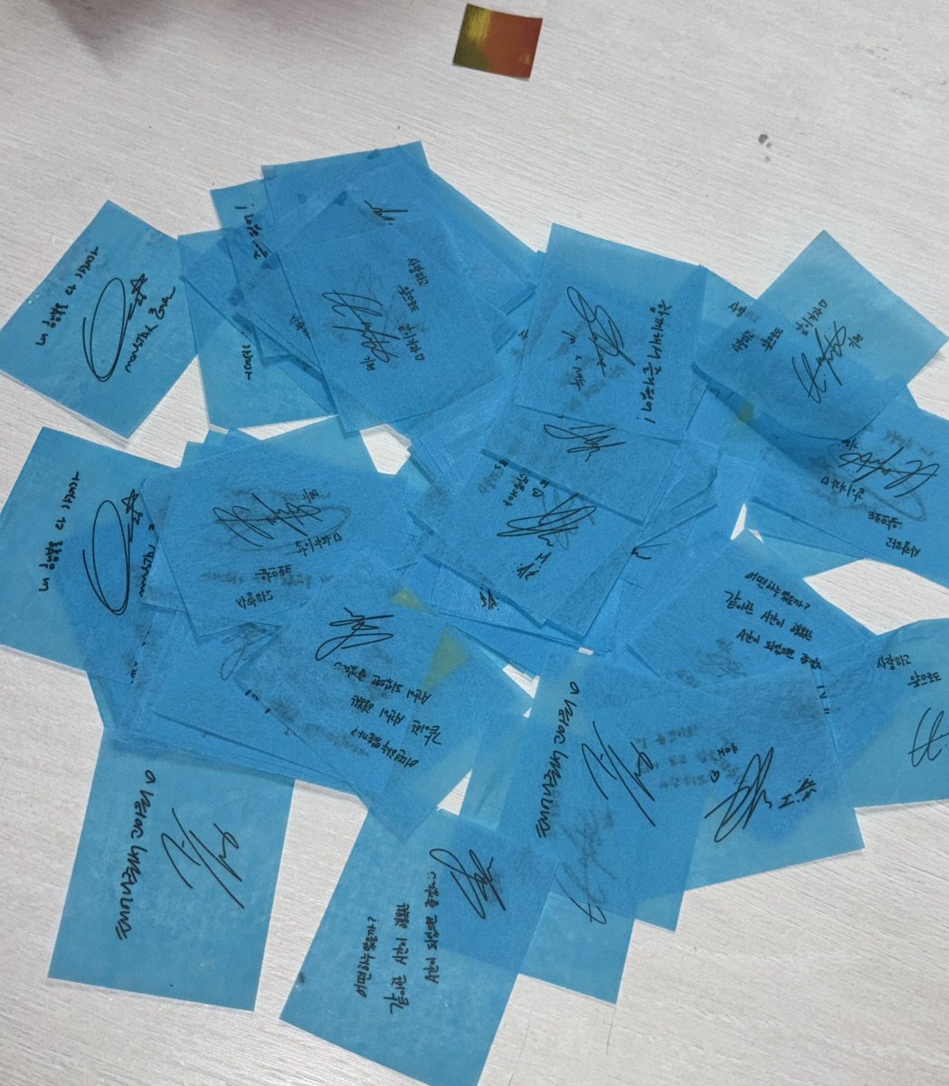 🍀몬스타엑스 중콘 컨페티 나눔🍀

호옥시라도 아직 컨페티 구하고 계신 베베님덜이 계실 수 있으니,,
컨페티 나눔 막막막차를 타보겠읍니다 !

알티하고 댓글이나 디엠 주세요!!
수량 넉넉합니다 🥰