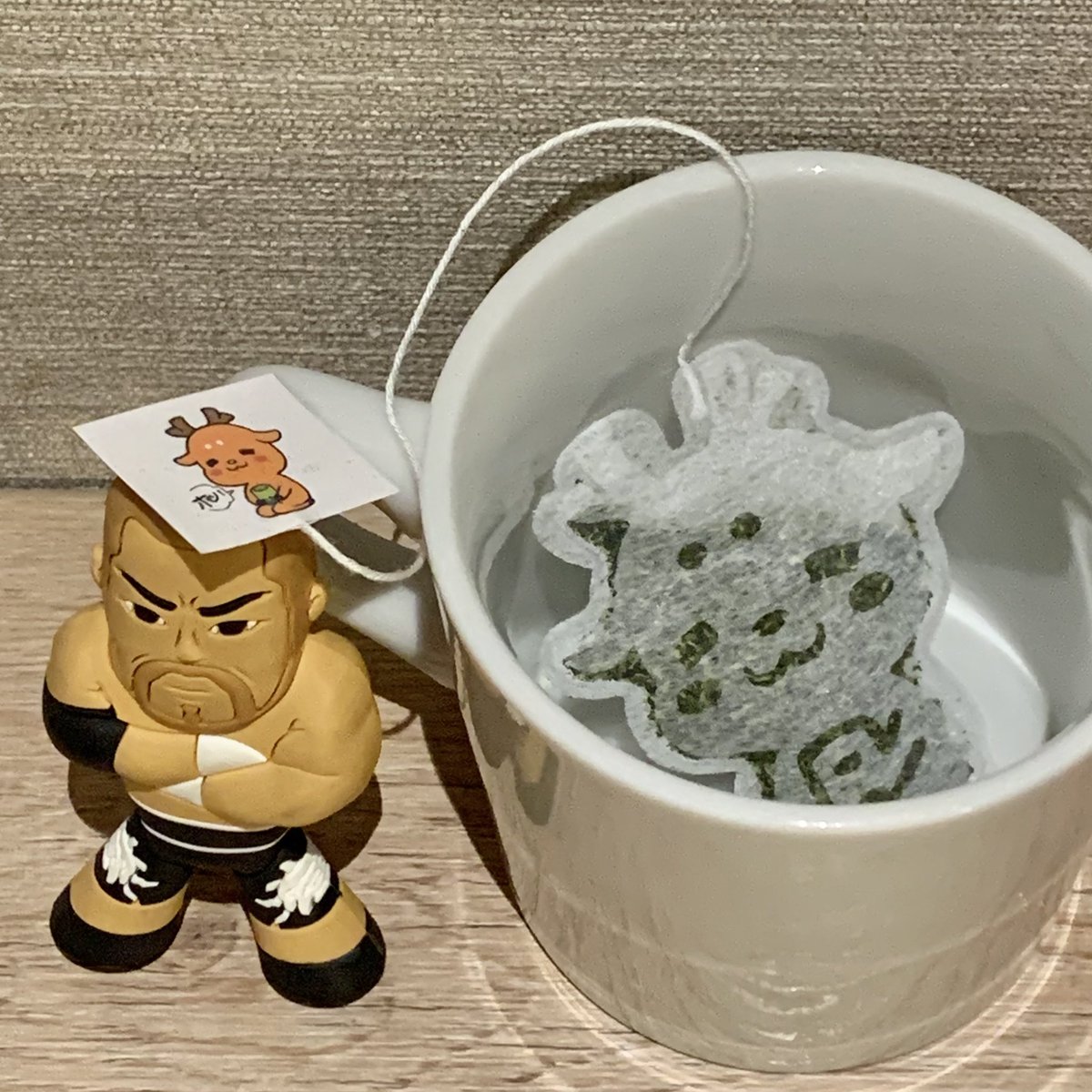 hutoshiii's tweet photo. しかまろくんの緑茶ティーバッグ🍵
カワイイ…☺️ https://t.co/1f0ZlOak2q
