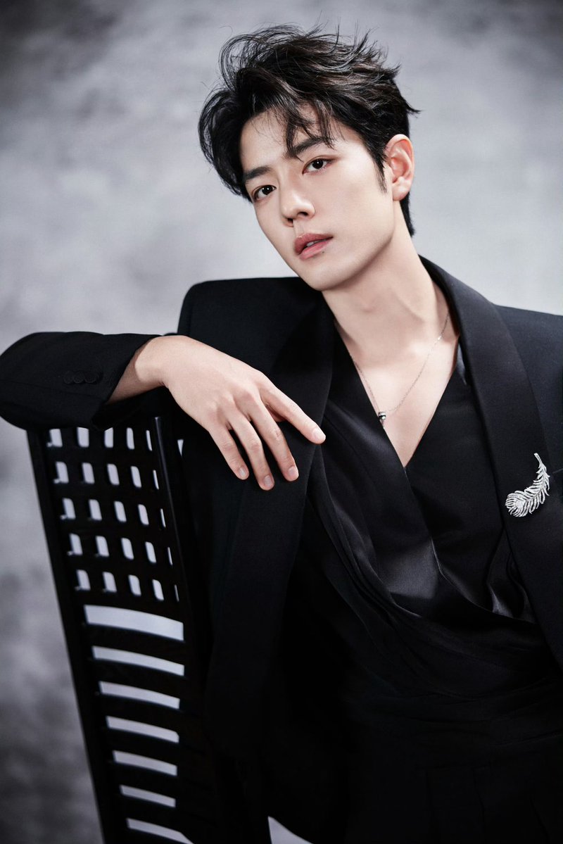 xztrendsetter's tweet image. XZStudio has posted! Tonight, we capture light, show and art!

XIAO ZHAN VISUAL GALA GLOW
#XiaoZhanAudioVisual26 #ActorXiaoZhanNight