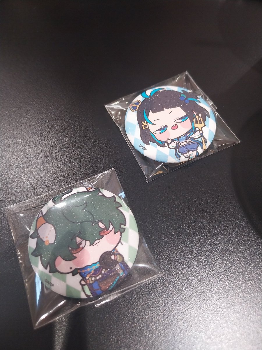Boverthm's tweet photo. หาแลกเข็มกลัดคับ
พี่มอร์ >>> พี่อ้าก / ลูกพี่ดากะ
คารุ >>> พี่บากุ คุณเซลีน คุณเอวา คับ #ตลาดนัดarp https://t.co/mU0Xit09x1