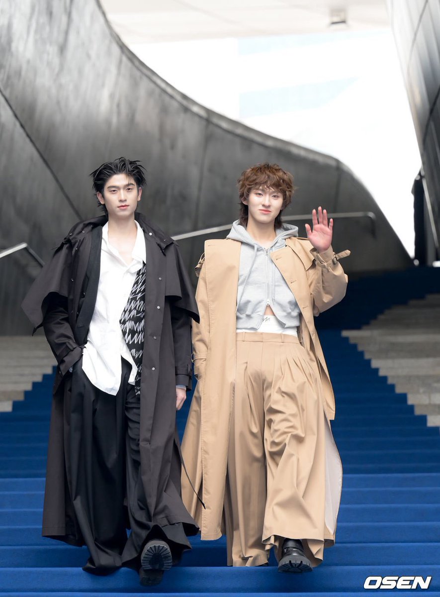 nattharika7794's tweet image. ว่าด้วยเรื่องแฟชั่นวีคกับโทมัสก้อง พวกฮีโดนชู้ดคู่ไปด้วยกันตลอด ตั้งแต่ปีที่แล้ว ปังเนอะ 🤟

PFW (Paris, France) - 3.PARADIS
(Spring - Summer)   - Yohji Yamamoto
SFW (Seoul, Korea) - GREEDILOUS
PFW (Paris, France) -  3.PARADIS
(Autumn - Winter)    -AMIRI
SFW (Seoul, Korea) - MMAM