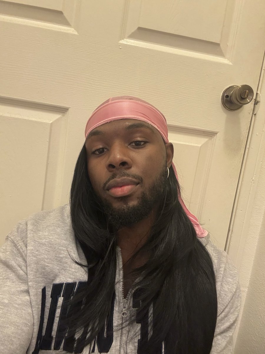 DavidStVal's tweet image. I feel prettyyyyyy (◕‿◕✿)