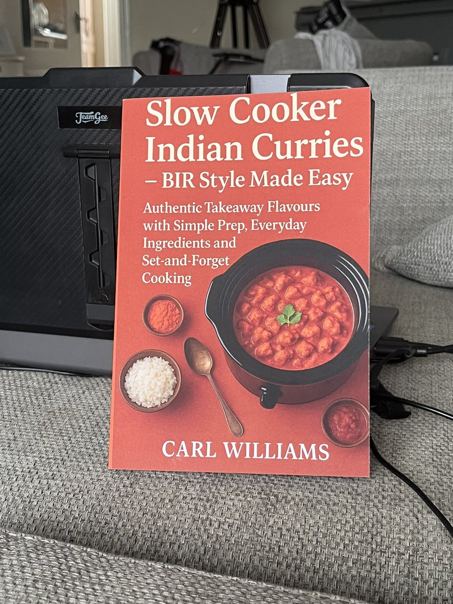 CarlAuthor's tweet photo. If you only buy one book this weekend - buy this https://t.co/l9l5HjIQn1 #indiancurry #indianfood #slowcooker https://t.co/HdYtn5KtN7