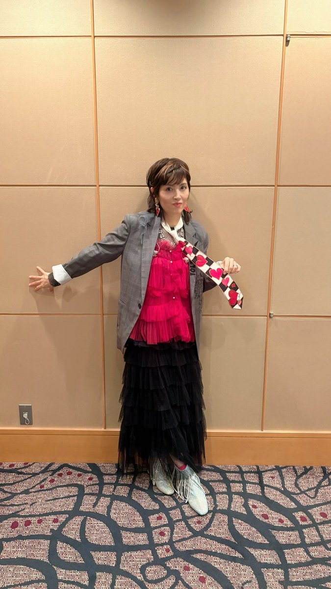 荻野目洋子 tweet media