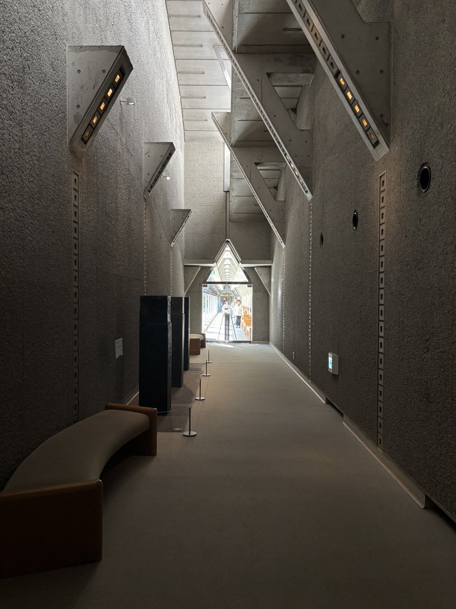 mpl_architect's tweet photo. 📍つぐ minä perhonen
ちょっと前にミナペルホネン展へ！
消しゴムはんこやマステ、マーカー等が創造のための要素として転換されているのが良かった✨️
surplusというデザインで「意図や意思の反対側にある無意識に作られた形に嫉妬さえ感じた」という言葉に共感…
世田谷美術館の空間も良かった🍂 https://t.co/F3QNN2wGQc