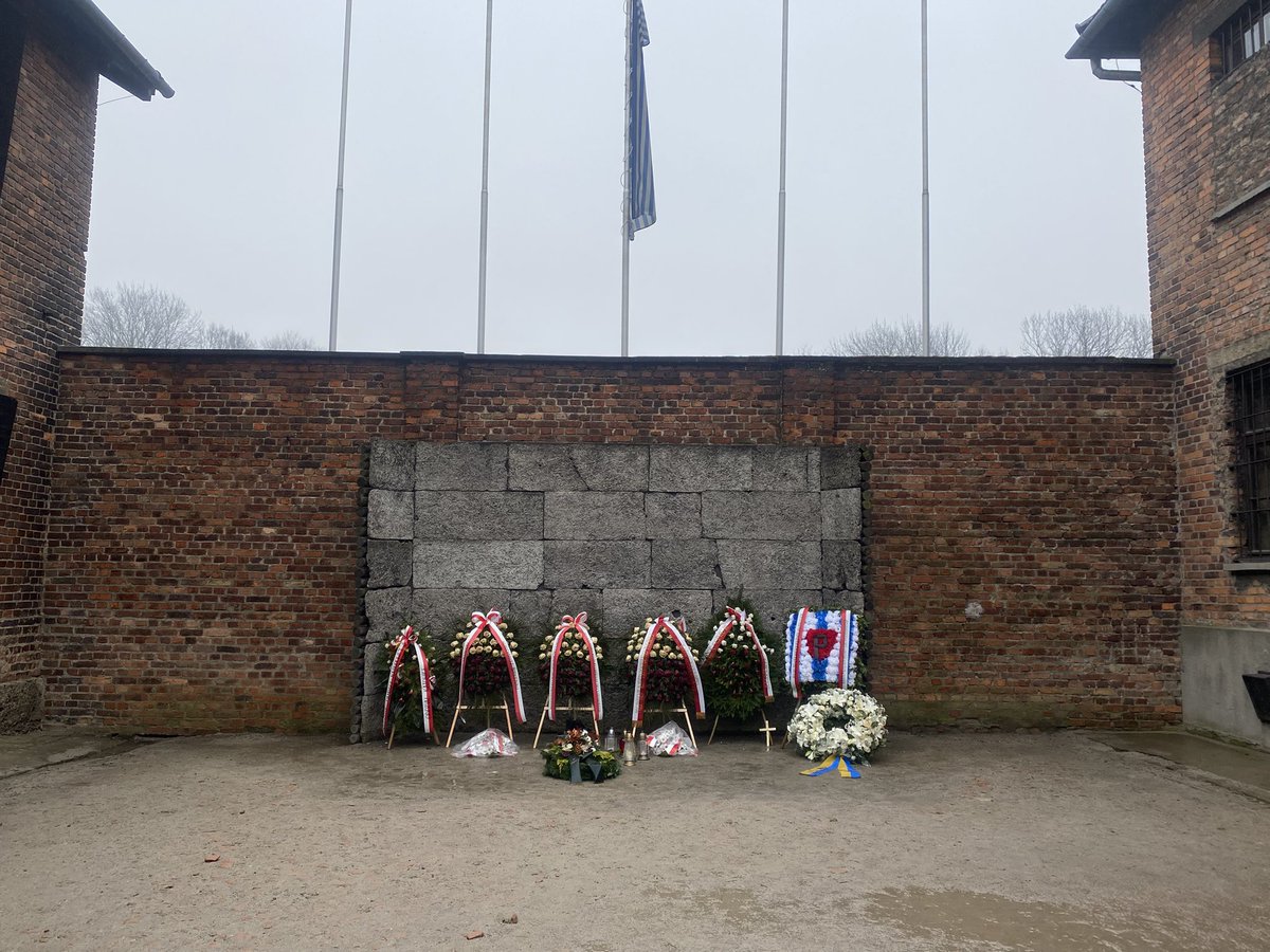 PHS_HistoryDept's tweet photo. Sombre, respectful morning at Auschwitz  1 with @PrestatynHigh https://t.co/VUE4OFnZDp