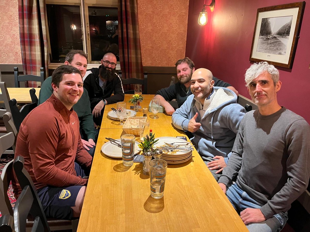 henleysquashman's tweet photo. Henley 1st team celebrate in the Three Horseshoes after a convincing win over Nuffield. Full story in MATCH REPORTS at https://t.co/83aeJKuAMP https://t.co/8P9ZQJEamf