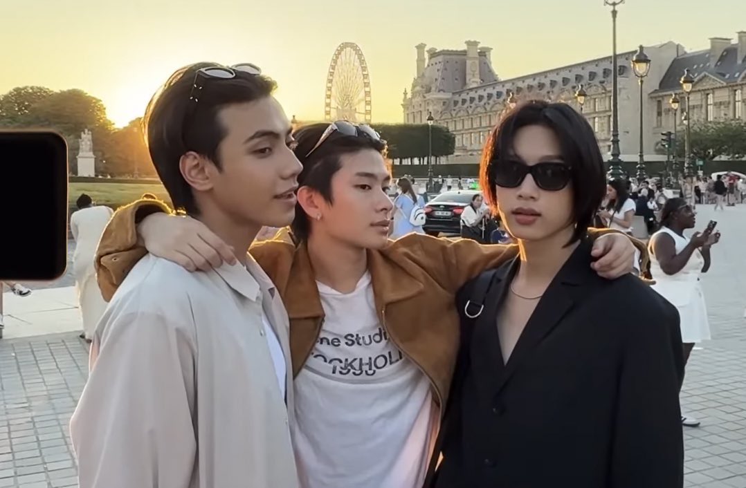 axmzo's tweet photo. อื้อหือรูปนี้โคตรจะ 🧎🏻🧎🏻🙏🏻😳😭 https://t.co/zKr6UyclNb