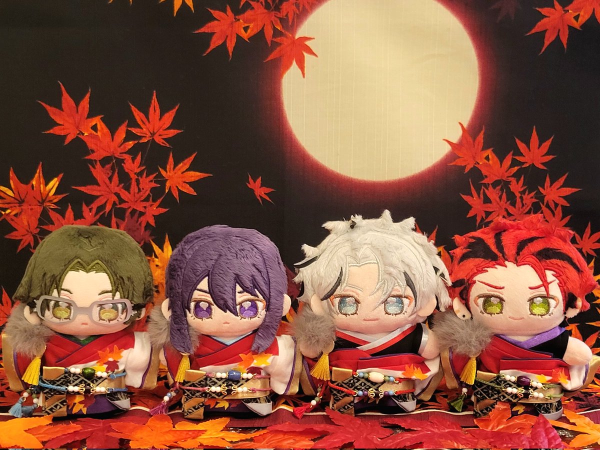 「我ら紅月、此処に在り」🍁🌙

改めまして、新生「紅月」始動一周年おめでとうございます！
いつぬい紅月ユニット衣装を作成しました🪭