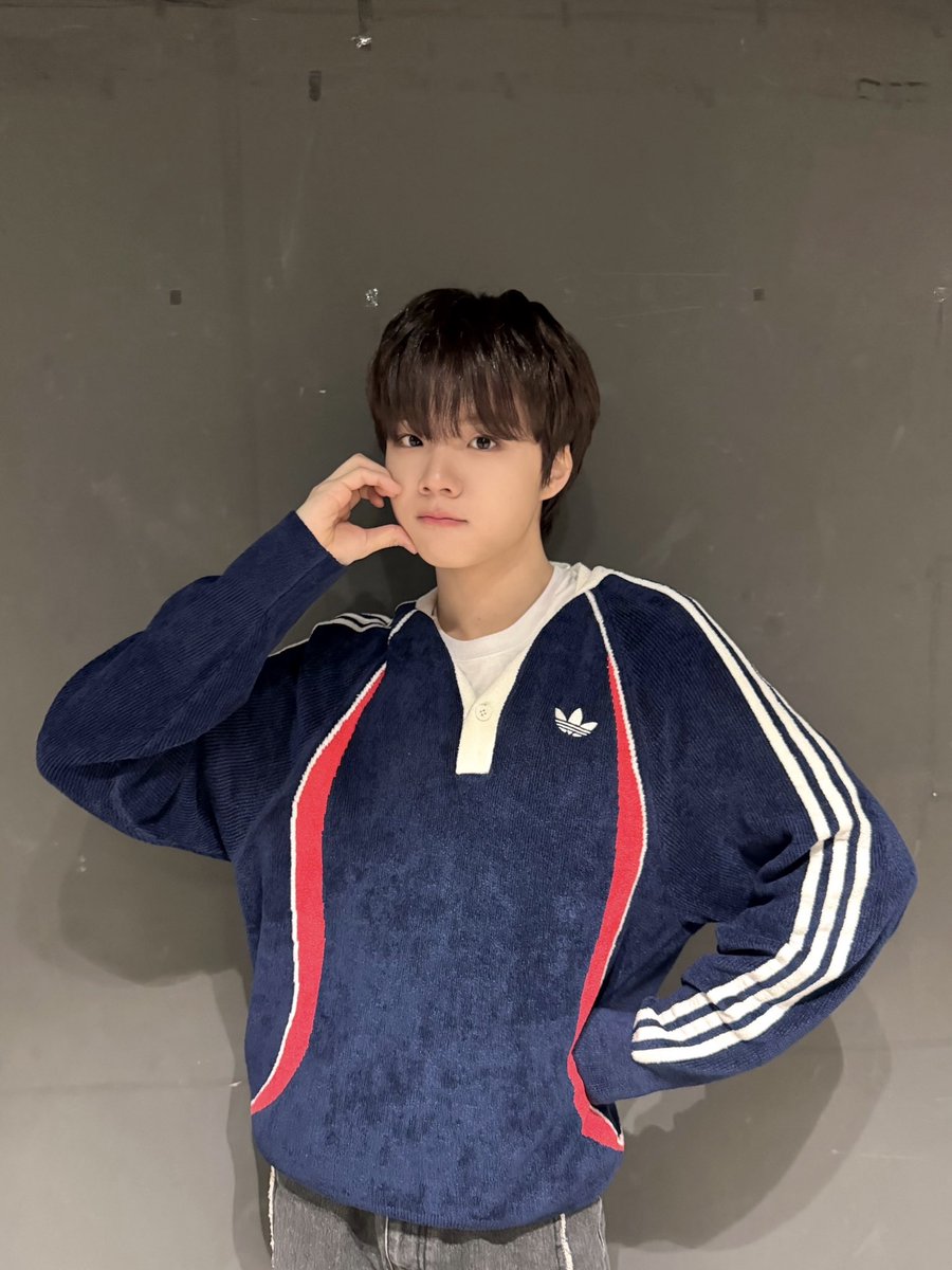 thewind_twt's tweet photo. [#안찬원] 오늘은 바로바로 더윈드 데뷔 1000일!! 긴 시간동안 함께 해줘서 고마워요 위즈!! 위즈가 준 응원과 사랑 덕분에 즐겁고 행복한 나날 보낼 수 있었던 것 같아요(๑>◡<๑) 앞으로도 많은 행복을 줄게요!! 사랑해요!! 😘 더윈드 파이팅!!🩵🩵🩵🩵🩵🩵 https://t.co/CaN7LYeaxX