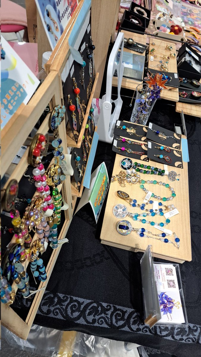 #関内駅チカアート市
駅チカアート市無事に終了しました。今回以前と全然違う環境でのイベントでまた一つ大きな経験をしたと思います。
また、彩花の店舗に訪れたお客様、雪が降る寒い中来場して下さりありがとうございます🙇