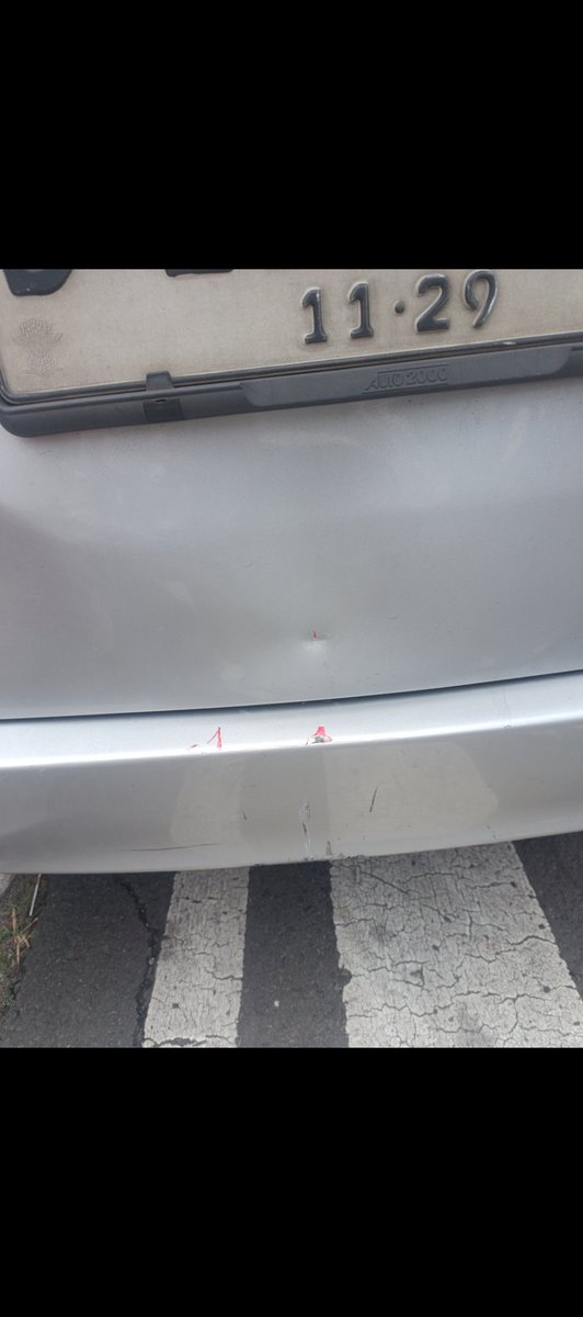 AlfianAuliaBapi's tweet image. Bismillahirrahmanirrahim.

TWITTER PLEASE DO UR MAGIC! 😭

Awal Desember 2025 saya nabrak mobil orang (rusak cuma SE-TITIK), saya SERAHKAN SUKARELA semua identitas asli (KTP, SIM A, SIM C, ID Card Kantor) sbg jaminan tanggung jawab.