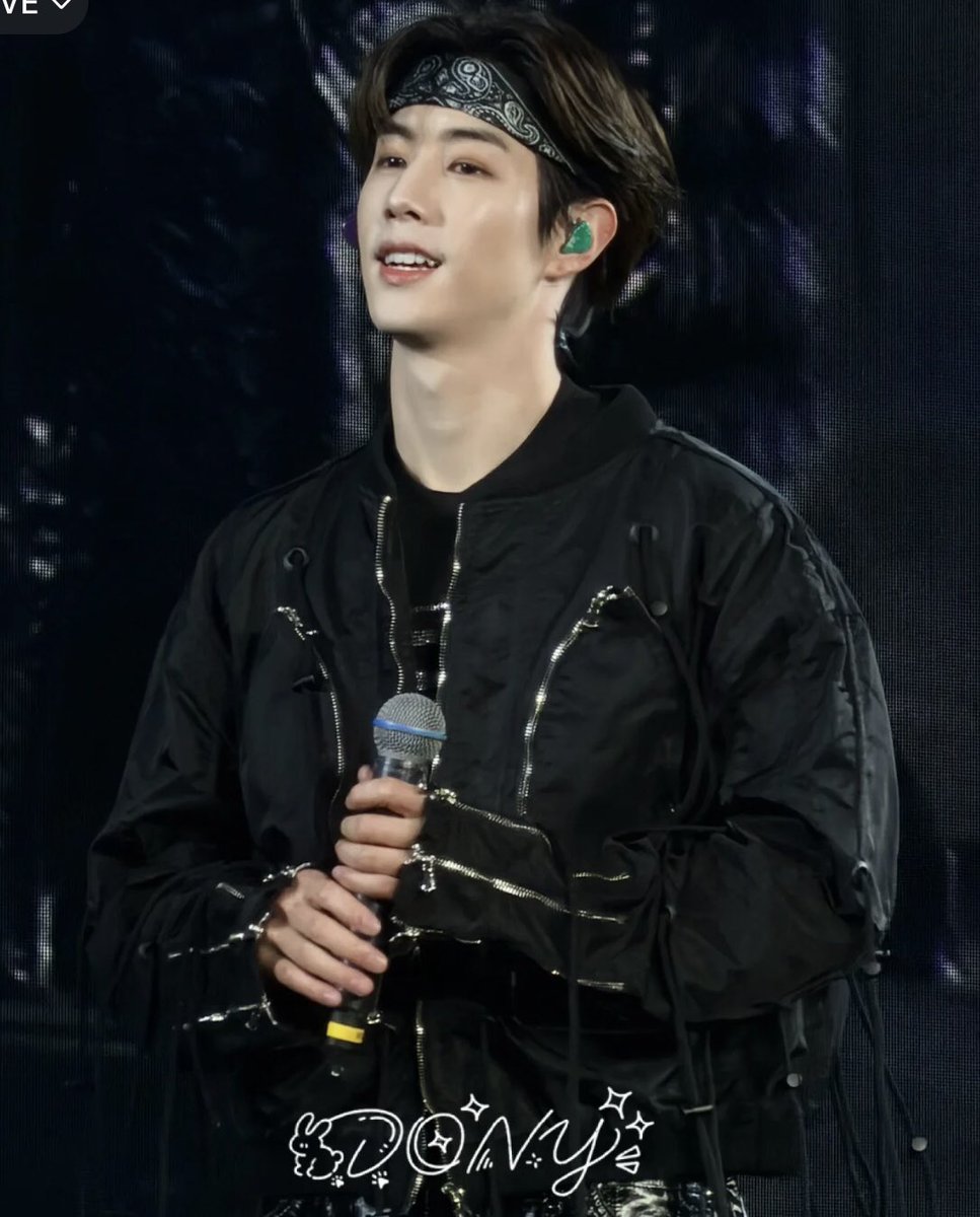 มาร์คต้วนเกินไปว่ะลุคนี้ ㅠㅠ ㅠㅠ 

#MarkTuanTheShapeOfYou_Qingdao