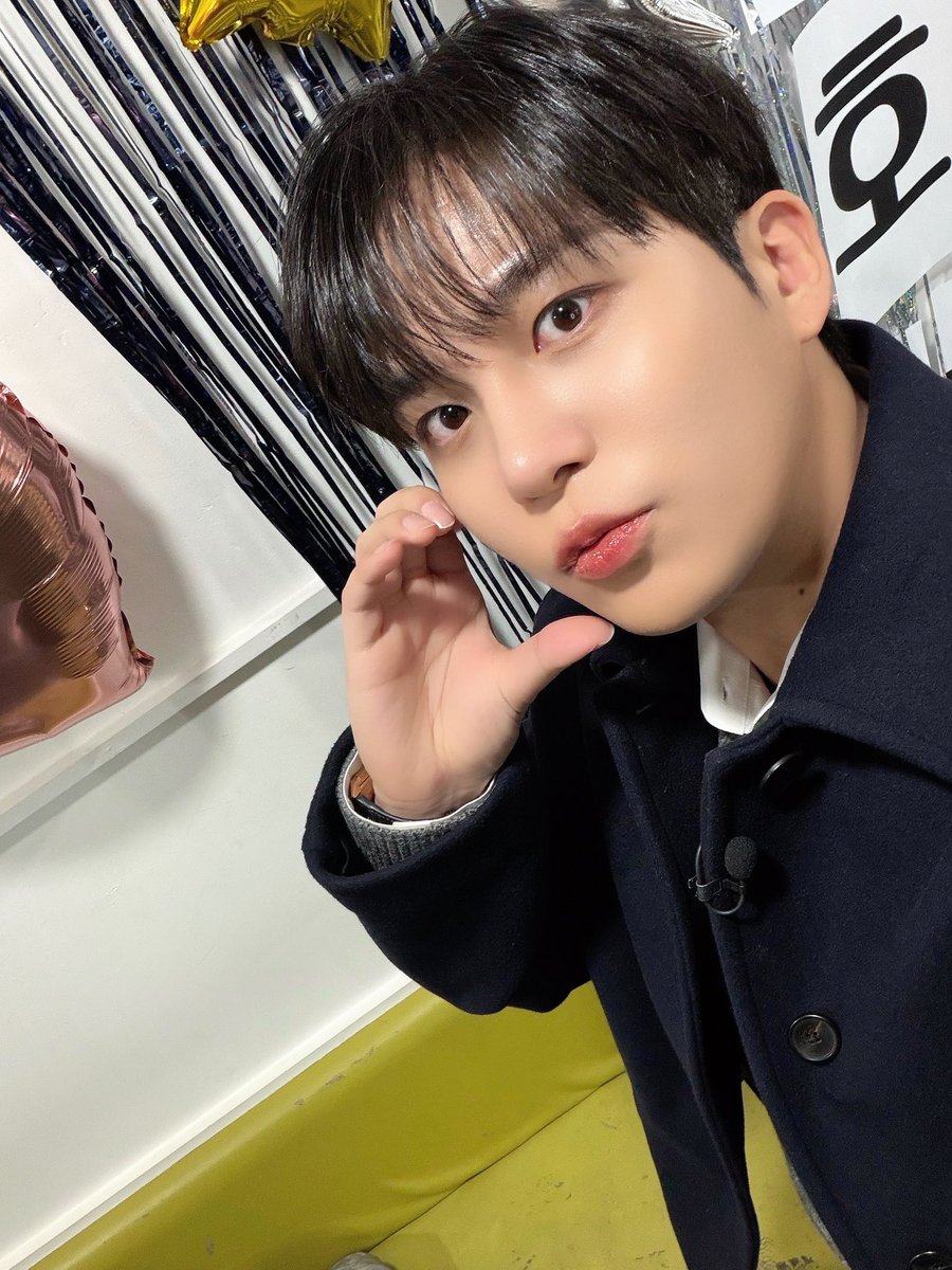 ATEEZofficial's tweet image. [📷] #불후의명곡 Behind Photo 

매 출연마다 인상적인 무대를 보여주는 명창 곰돌이 🐻
‘2026 오 마이 스타’ 특집에 함께할 수 있어
더욱 뜻깊은 순간이었습니다 🫶

#ATEEZ #에이티즈 #JONGHO #종호