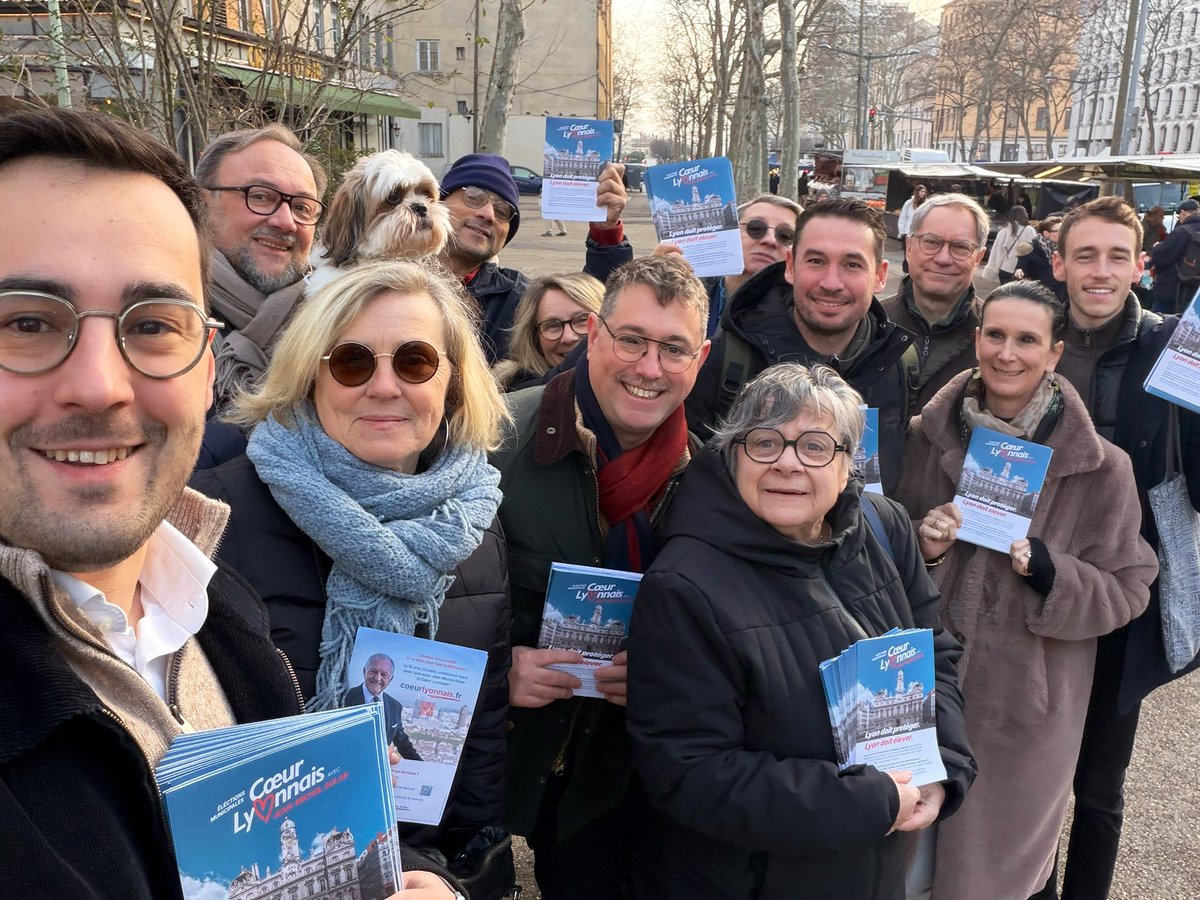 lterrenes's tweet photo. Ce matin, mobilisés avec @Coeur_Lyonnais_ sur le marché de la Croix-Rousse ! 🙌🏼

Les 15 et 22 mars, avec @JM_Aulas, retrouvons de l’ambition et remettons l’humain au cœur de notre action pour nos quartiers, notre ville et notre métropole 🗳️ #Lyon4 https://t.co/QAXmJgjhpW