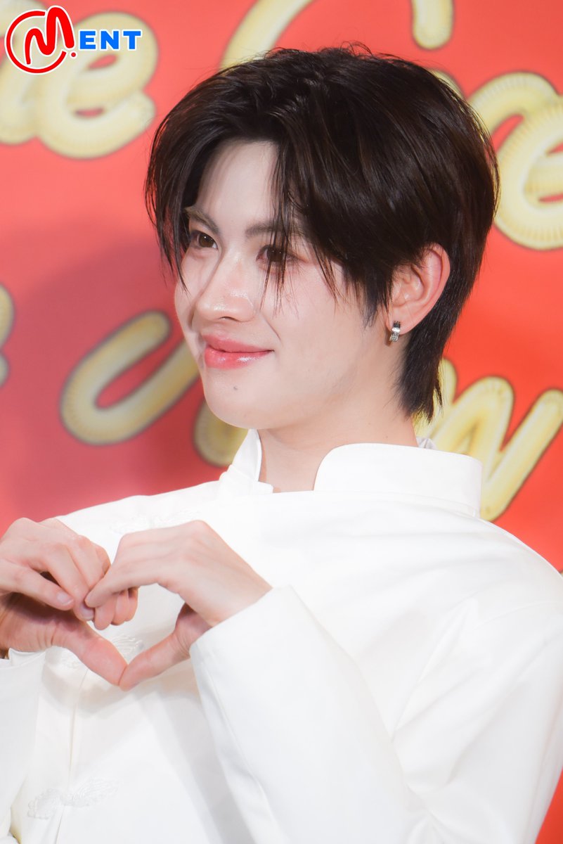 " เฟิร์สวัน วรรณกร " ร่วมงานฉลองตรุษจีนปีม้า ในแคมเปญ "ROBINSON THE GREAT CHINESE NEW YEAR" (โรบินสัน เดอะ เกรท ไซนีส นิวเยียร์) เฮง เฮง ตลอดปี

Robinson x Tle Firstone
#RobinsonCNYxTleFirstone
#TleFirstOne #เติ้ลเฟิร์สวัน #FirstOne