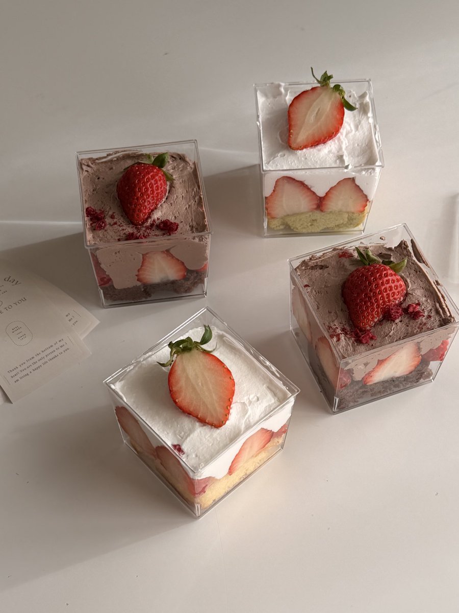 megu'café tweet media