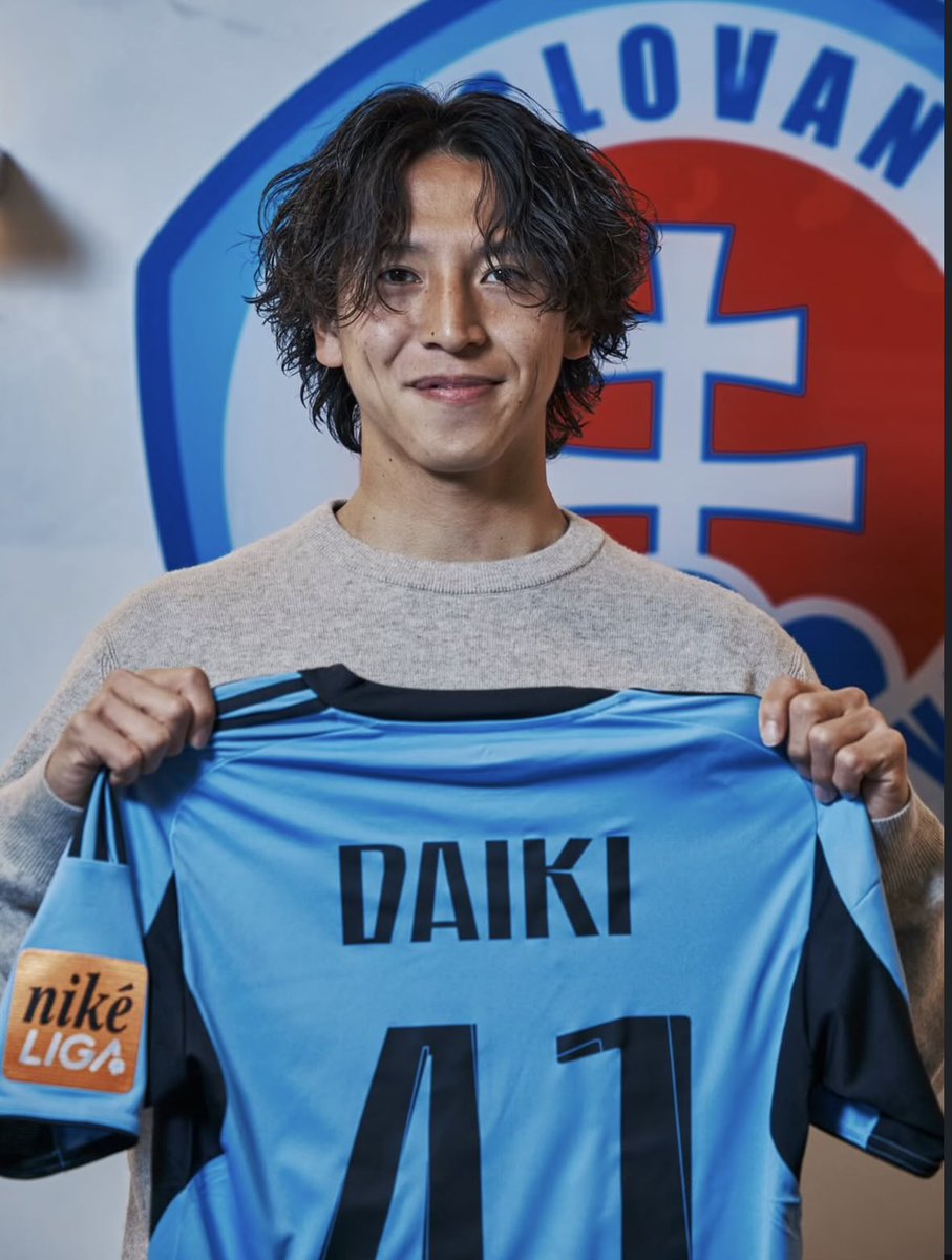 skslovanxtra's tweet image. Daiki Matsuoka je oficiálne belasý!🩵