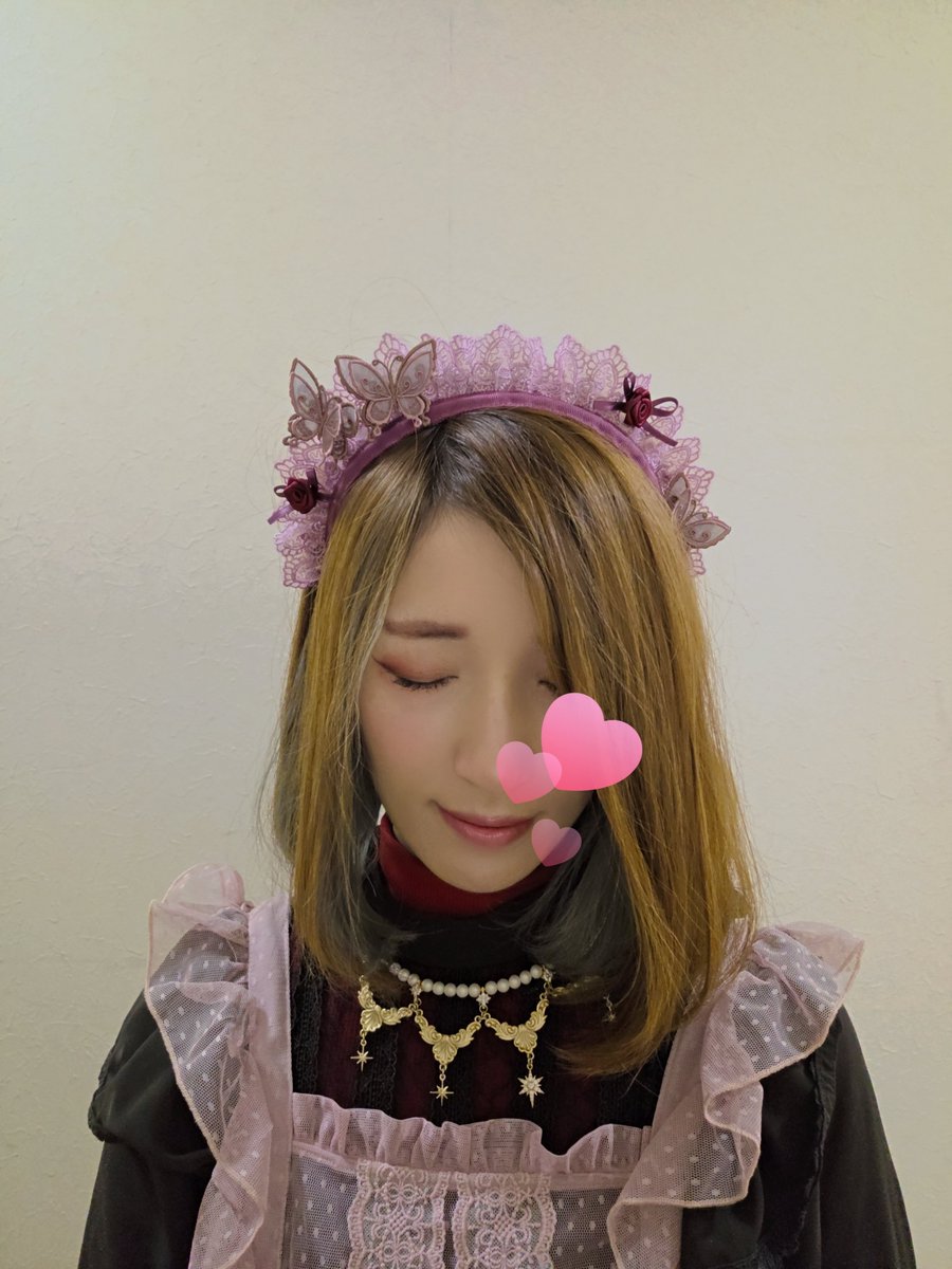 kinoharui_LILAC's tweet photo. カチュがどうしてもしたかったので!タブリエは色味が違うんだけど、蝶々とは近いからいいかなってへへ
お洋服&タイツ #abilletage 様 #axesfemme 様
アクセ #CIRQUE 様 #MILHAE 様 #ONIS 様
バッグチャーム #蝶の紡ぎ詩 様
バッグ #limboussole 様(#バルドゥリスト)
ブーツ MODO
春依のお洋服 https://t.co/qDlWU6sAF9