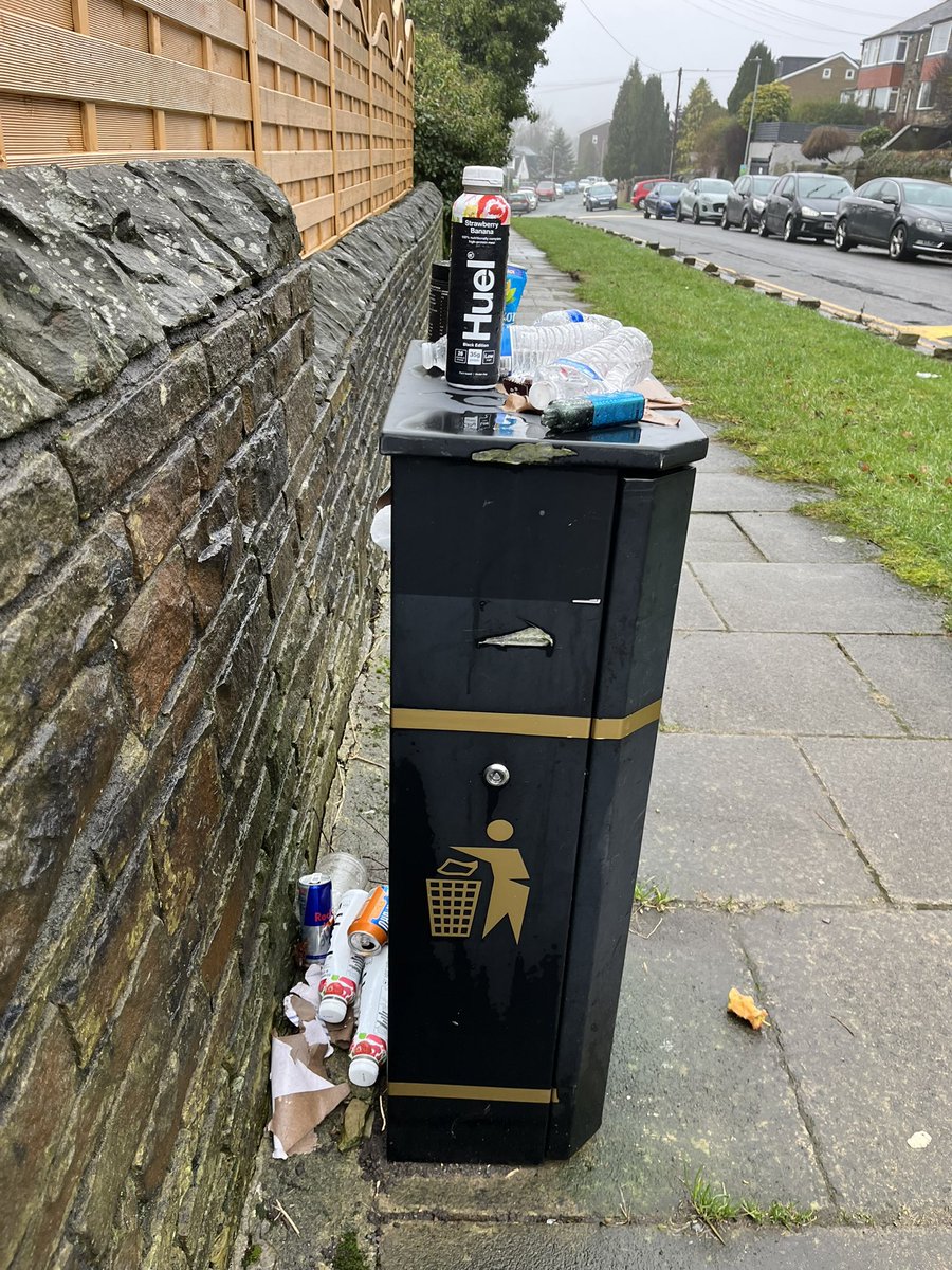GavinColley2's tweet photo. Saturday AM civic duties. Love a good bin top off 👍🏻☺️👍🏻 @KeepBritainTidy https://t.co/yHWEKLPSsT