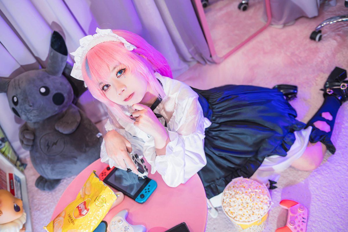 ￼今天也有跑場 但是是路人✨
有認到一些朋朋 大家都好好相處🥺
有認識新的朋朋 今天很開心喔喔喔

今天沒有自拍 
就拿一張好看照片來發文啦
鳴潮西格莉卡真的可愛死了😭😭😭
要出要出

拍攝委託：嵐 の 守護
Photo 委託 ：Shou Inn 歡迎找他拍攝委託
#台V #小靜しずか #Cos #委託 #FF46