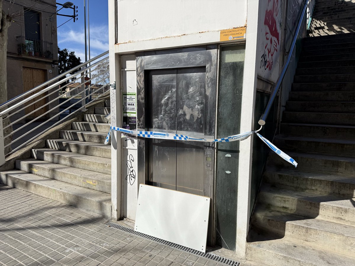 🔴L’ascensor que mai funciona, ara precintat <a href="/AVVBufala/">AVV Bufalà</a> <a href="/avvdaltlavila/">Associació de Veïns de Dalt la Vila</a> #Badalona eltotbadalona.cat/lascensor-que-…