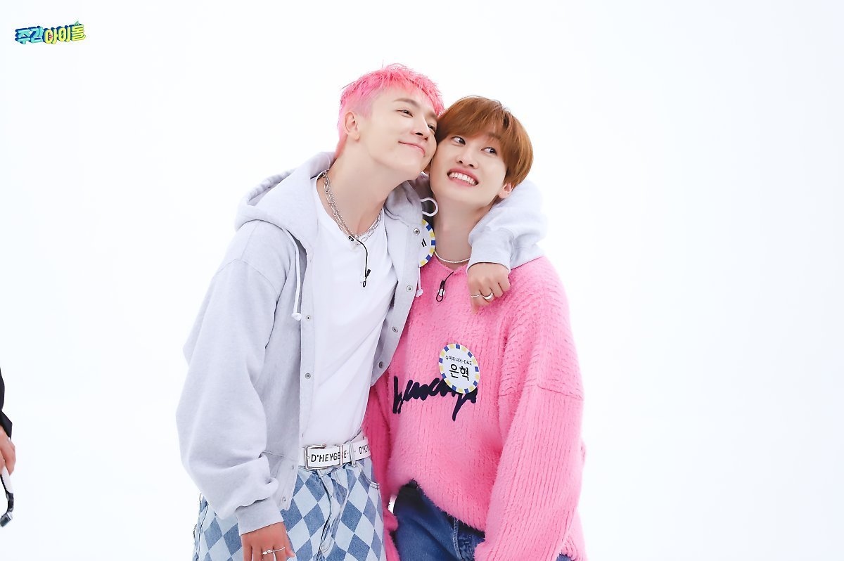 pyeehae's tweet photo. 😭😭😭 my fav eunhae photo!!!! 💖

We now have a 10th anniversary &amp; 15th anniversary version. 💓🌸🌷💞🩷❣️💗

#eunhae #은해 https://t.co/kMLNro9zO0
