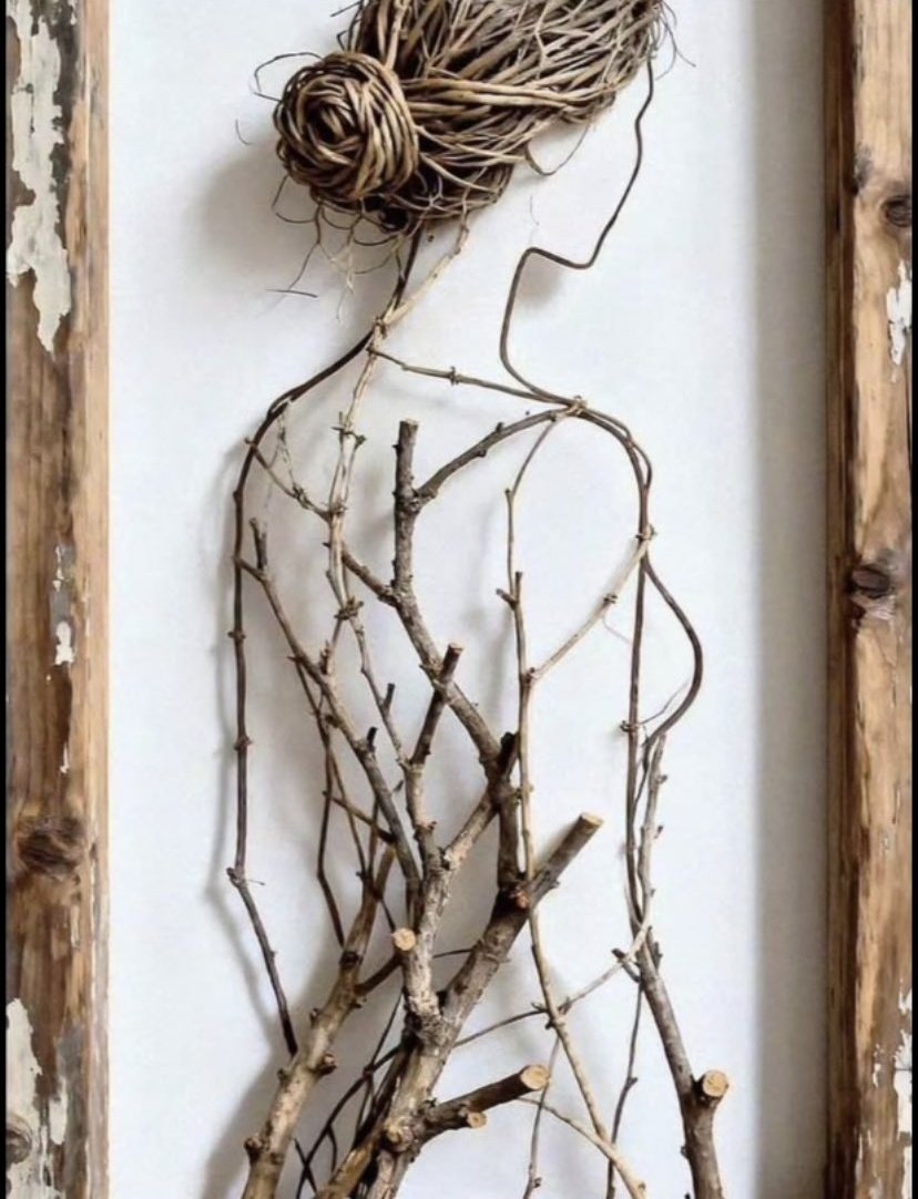 خوبم باور کنید!
اشک‌ها را ریخته‌ام...غصه‌ها را خورده‌ام؛
نبودن‌ها را شمرده‌ام؛
این روزها که میگذرد خالی‌ام،
خالی‌ام از احساس...💔🖤

#یک_ماه_گذشت
#۱۸_دی‌_خونین
#ایران_داغدار