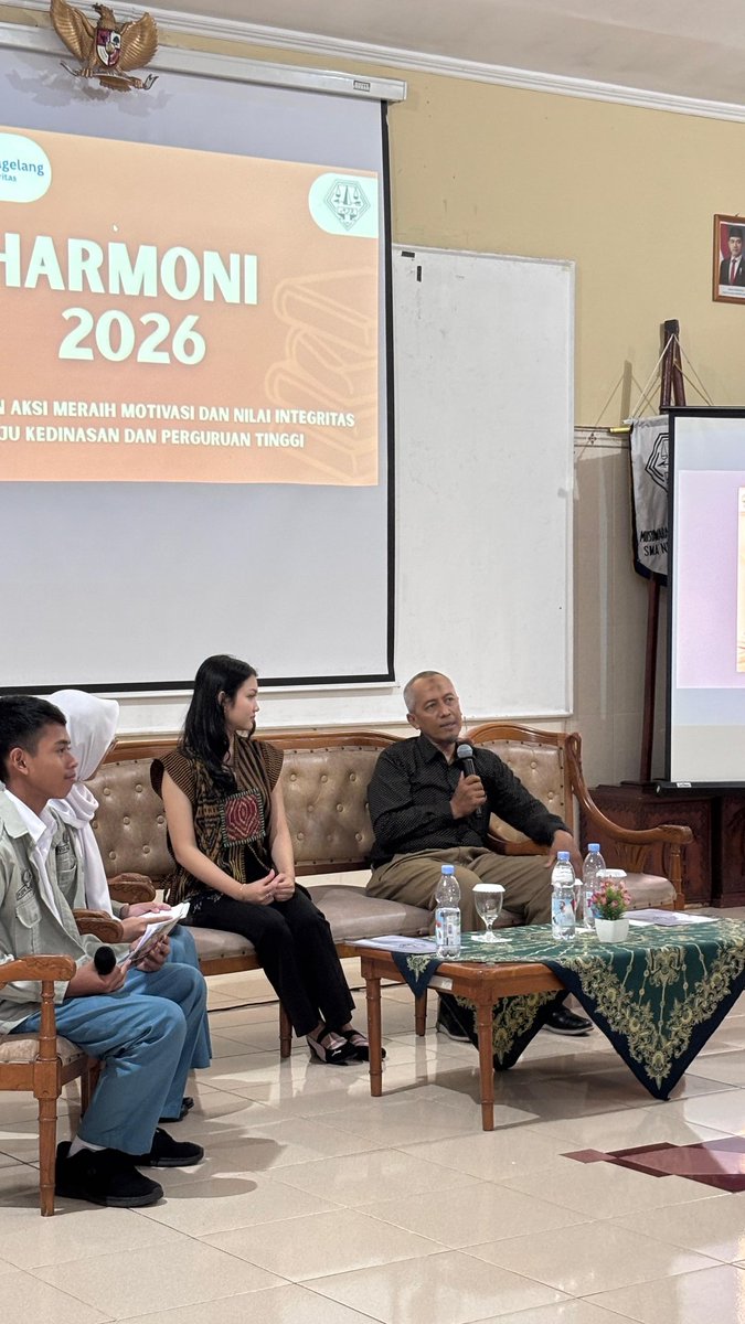 Pada kegiatan HARMONI 2026, hadir seorang alumni yakni Clara Putri R.M yang mana sedang menempuh studi lanjut di Kedokteran Gigi UNSOED. Selain itu, terdapat juga Bapak Drs. Imam selaku Litbang Kantor Pusat Neutron Yogyakarta.

#HARMONI2026
#HUGOSMPK