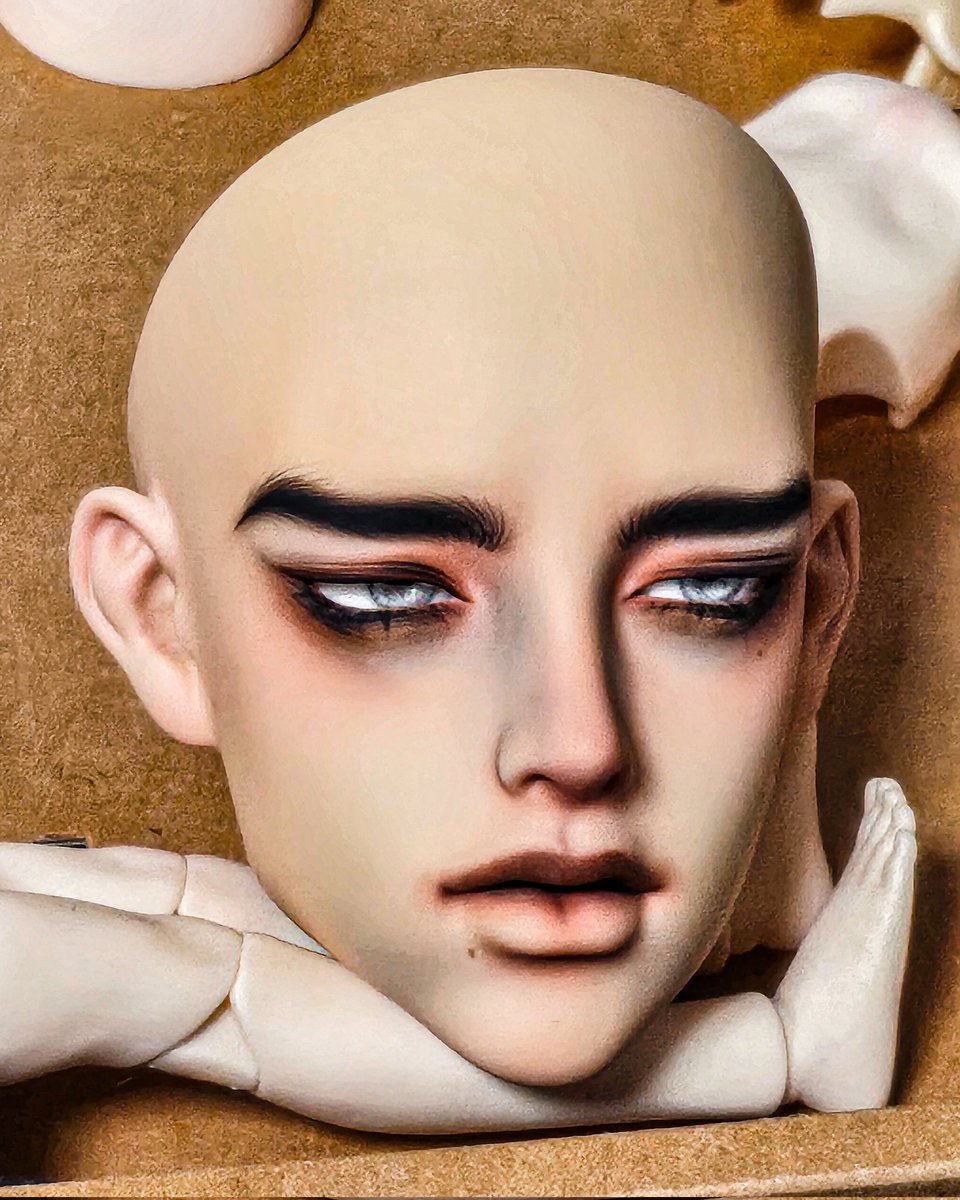 내인형 특 아무튼 중간단계로 책상에 일년씩 앉아있음ㅋㅋ
주한이두 오랜만에 그려줬....었다....몇개월째 이상태인건지 ㅎㅎ...