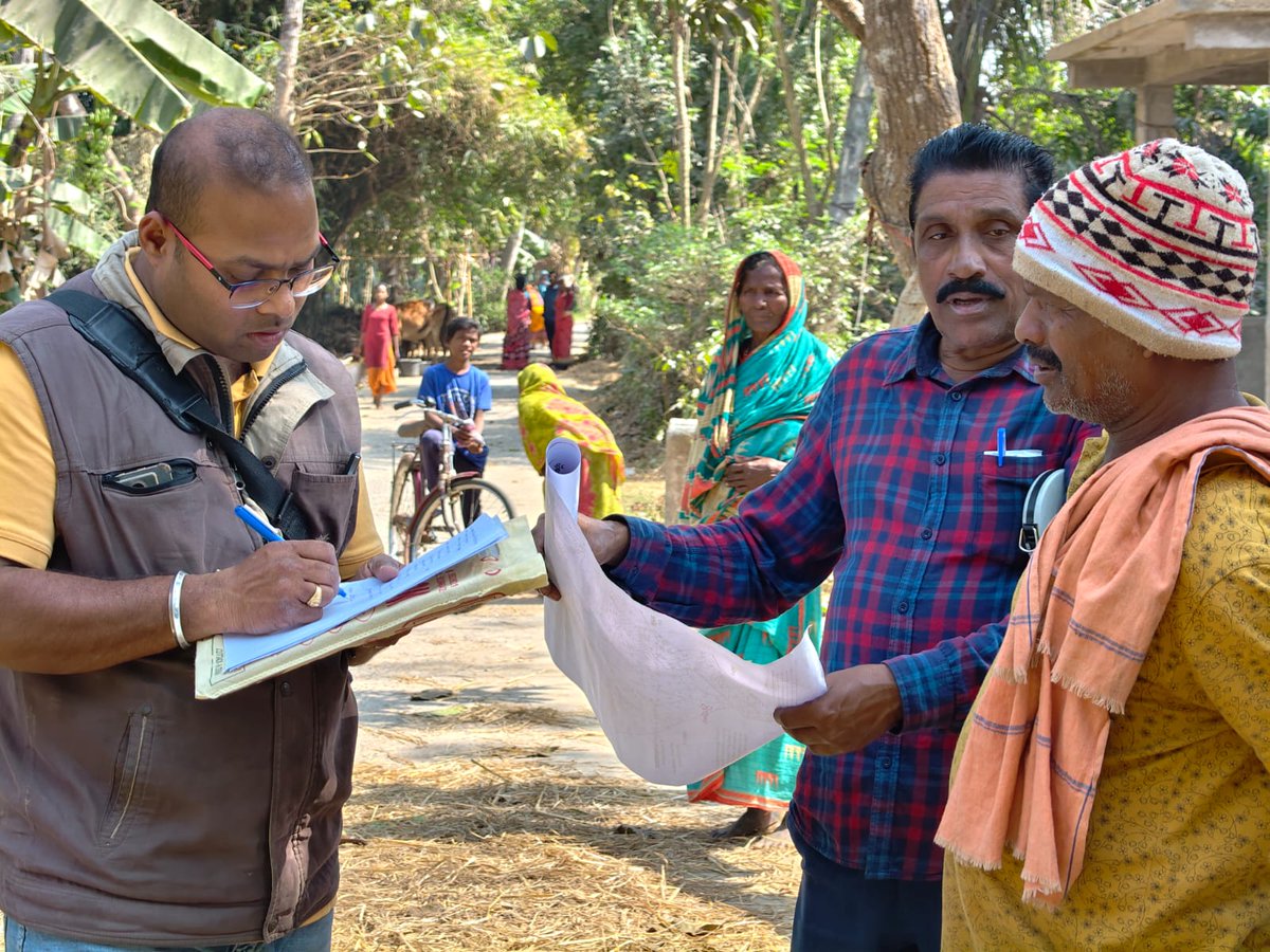 TBiridi's tweet photo. Demarcation of encroached government land at Village -Sareikana , Panchayat -Sibapur of Arana RI circle https://t.co/85WJgBGQwf