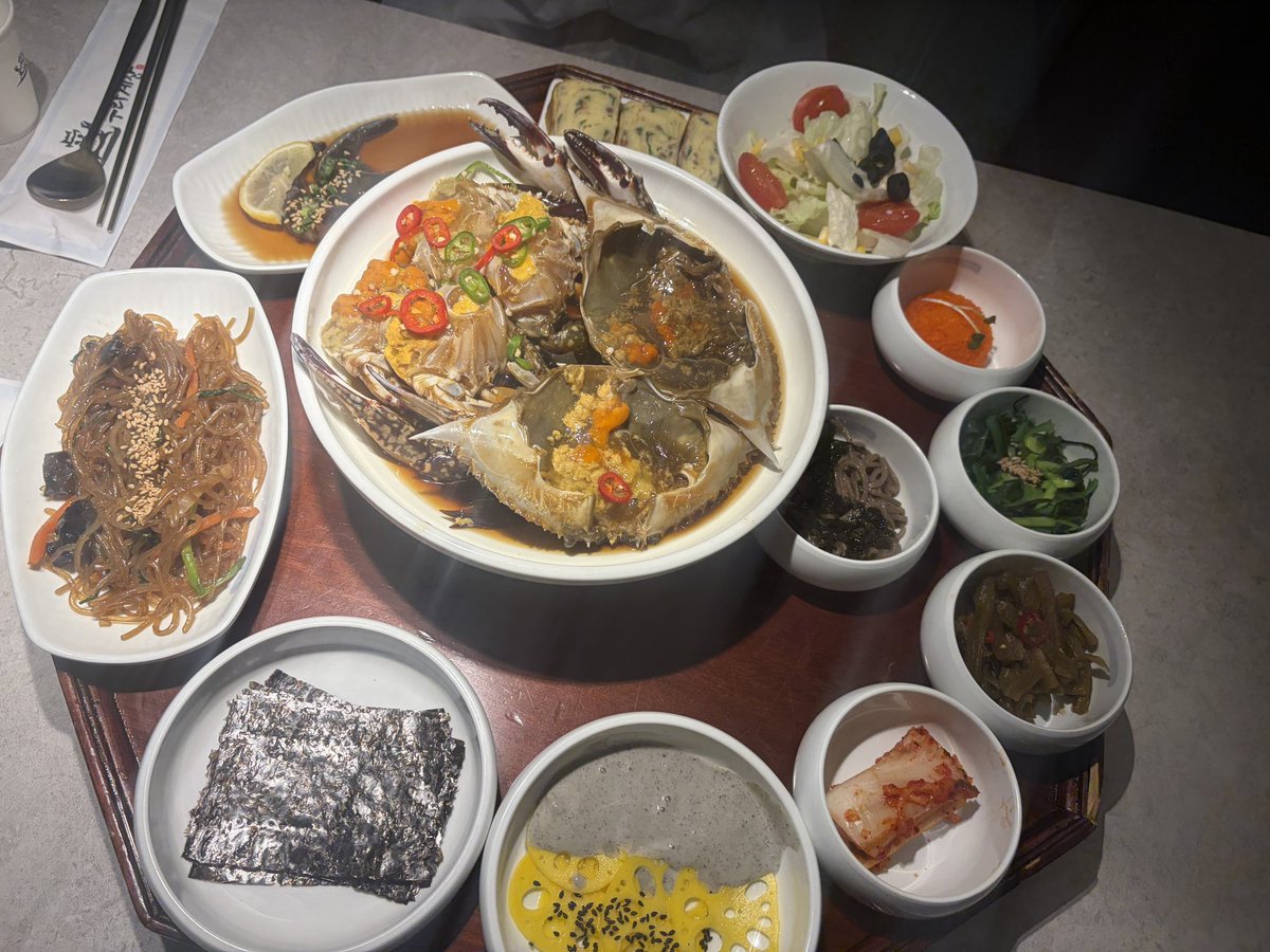 Bantina3's tweet photo. 회사동료분이랑 먹은 간장게장집💕 https://t.co/oKalQi7WQa