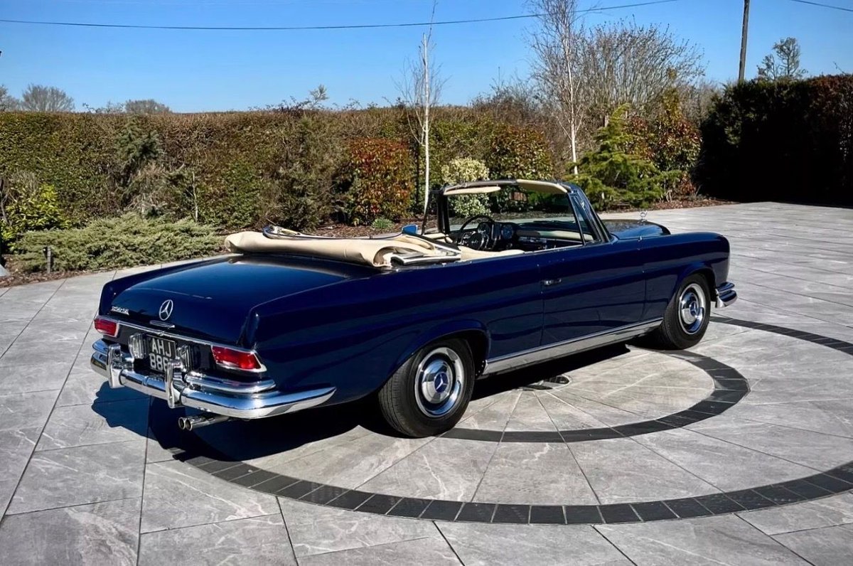 unusual_cars's tweet image. #donuts - 1967 Mercedes 250 SE Convertible
Price/Info Here → buff.ly/Ib7kUjA