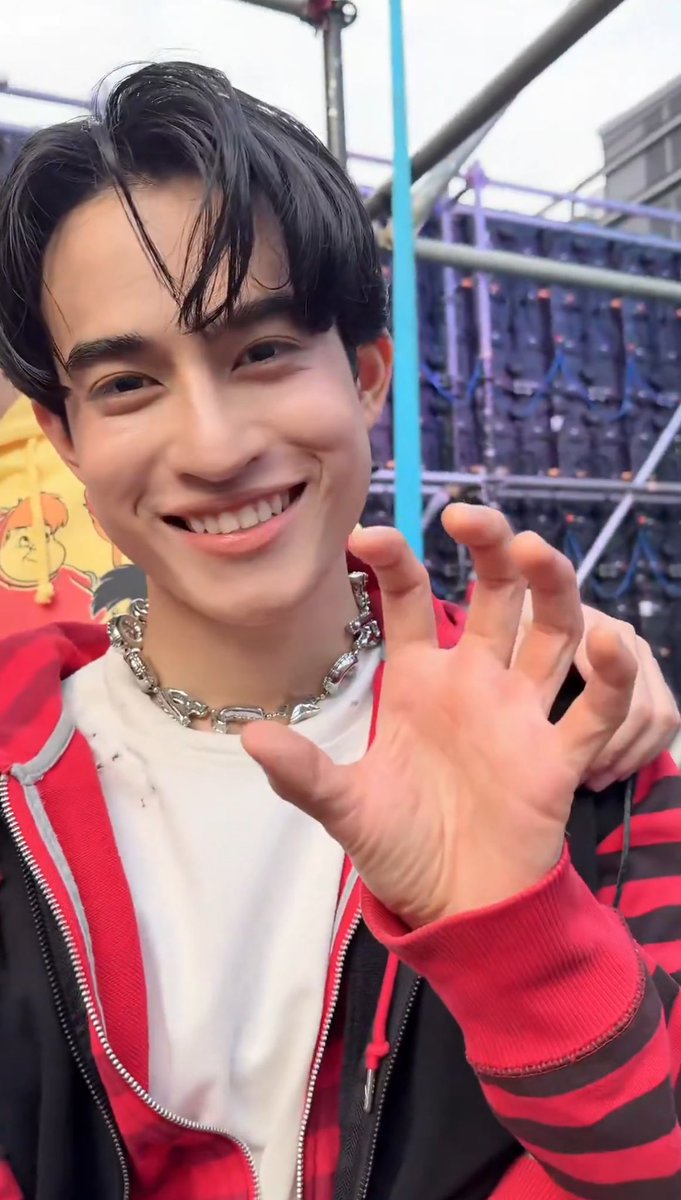 มีแมวอยู่ 4 ตุวหนิ พี่ๆคนไหนอยากรับไปเลี้ยงม้ายคับ 😸x4 

CLOVER AT TORO CAT FOOD

#CLO_VER