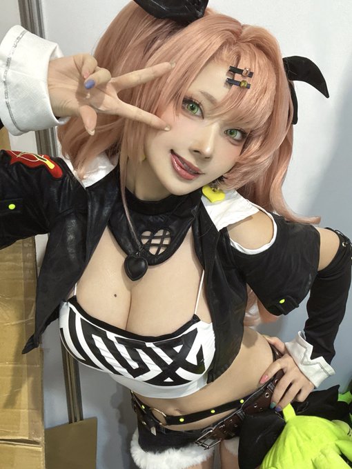 Twitterのコスプレ画像15