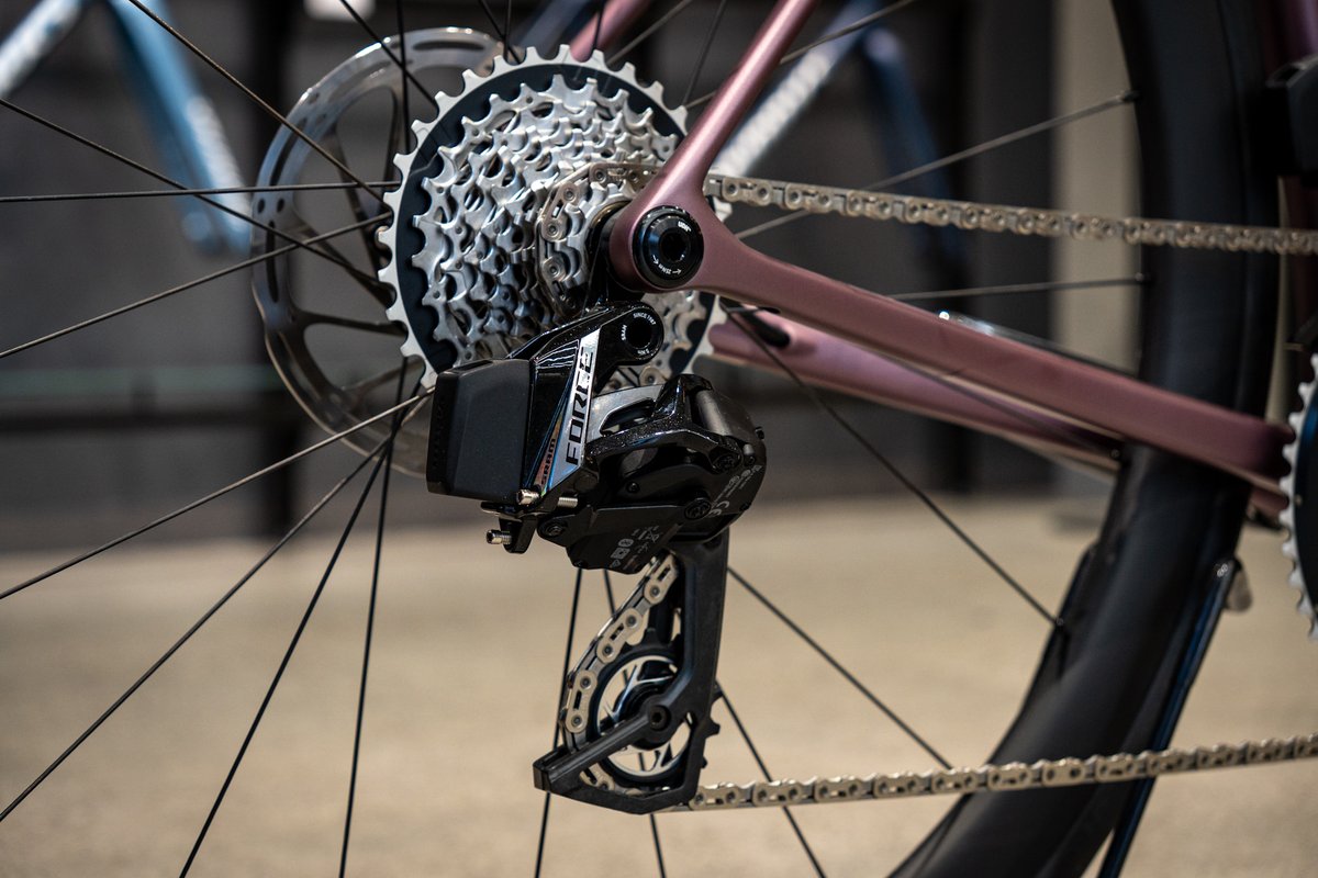 #スペシャライズド江坂 
試乗車アップデート 
Aethos 2 Expert /size 54

“純粋にライドを楽しむ”ために生まれたAethos 
乗ればわかる、その軽さと上質なライドフィール

S-Works グレードや Tarmac SL8との乗り比べも可能です
フィーリングの違いをぜひ体感してみてください