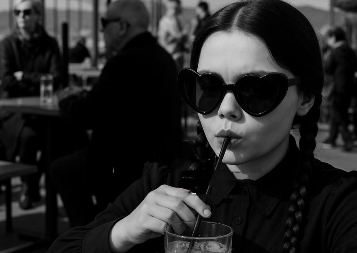 Al mal tiempo buena cara que dicen 
Buen dia
Sábado