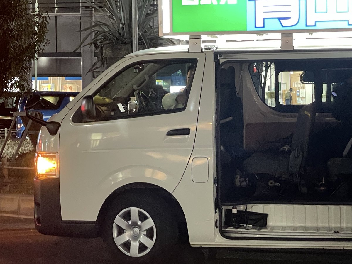 のらねこ tweet media