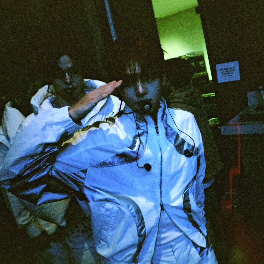 개무서움 ㅁㅊ
학생 등에 귀신붙었어