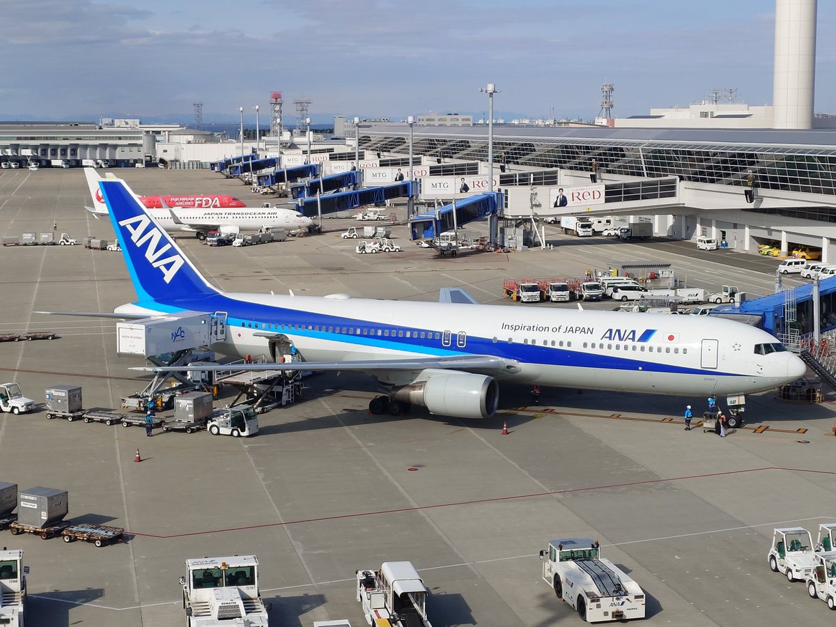 decdecdecdecdec's tweet image. 昼間は、中部国際空港(セントレア)へ行ってました。帰りに常滑のユニーオイルでガソリン入れたけど、レギュラー127円は、安いなぁ。(^_^;)