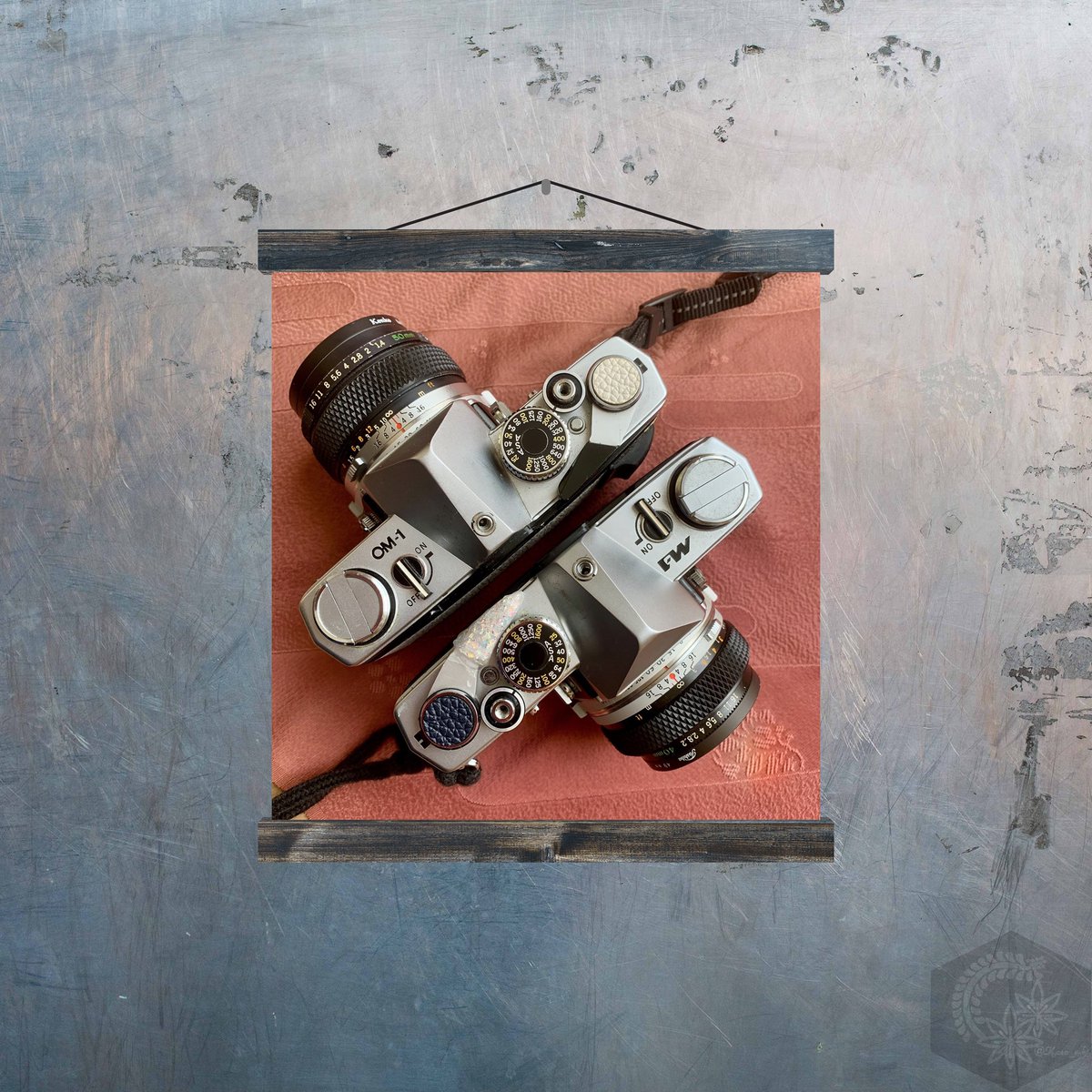 デジタルだったら一台持ちで済む、中盤のフィルムカメラでも一台で済む