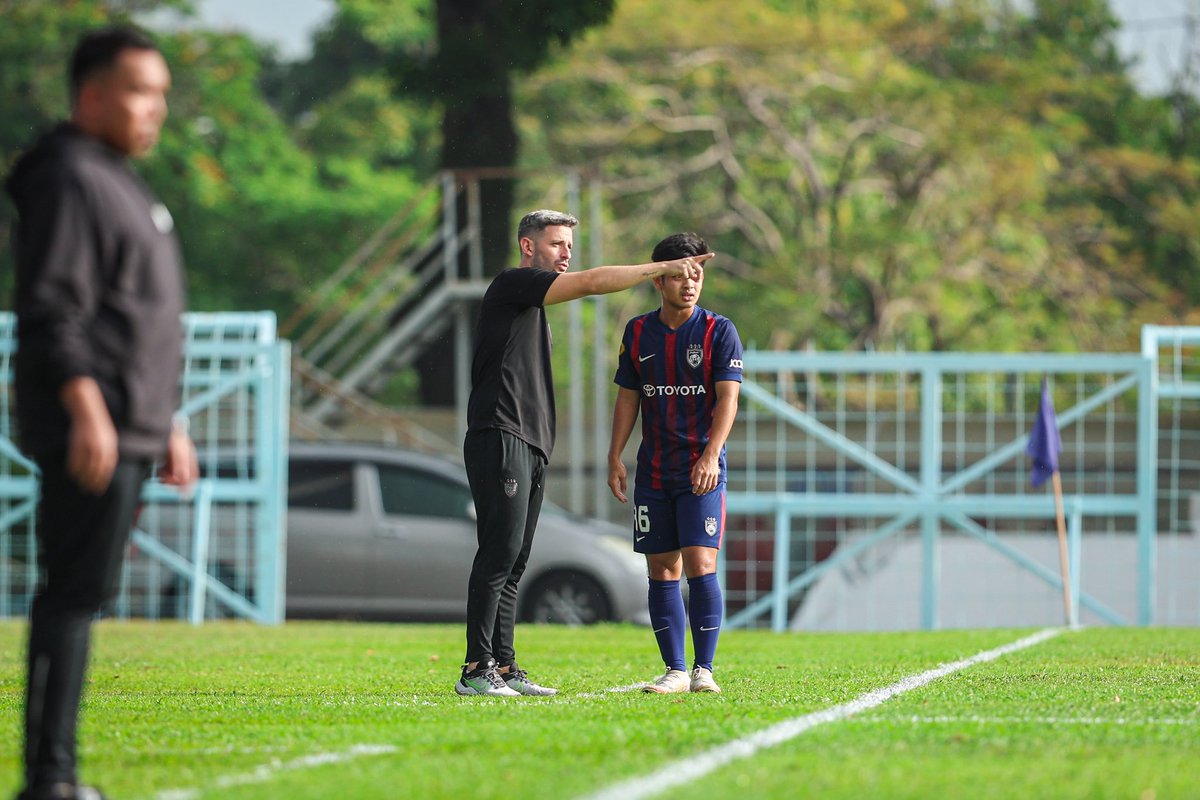 OfficialJohor's tweet photo. 𝗜𝗡𝗧𝗘𝗥𝗡𝗔𝗧𝗜𝗢𝗡𝗔𝗟 𝗖𝗟𝗨𝗕 𝗙𝗥𝗜𝗘𝗡𝗗𝗟𝗬 

FT: JDT IV [1 - 0] SINGAPORE NATIONAL TEAM U17
(Alif Hamzi 22’)

Hidup Johor Demi Johor
#WhatCanYouDo
#TheTMJeffect
#HarimauSelatan
#SouthernTigers
#PermataSelatan
#JewelOfTheSouth
#JDTuntukSemua
#JDTforAll https://t.co/2kB4DZyPpz