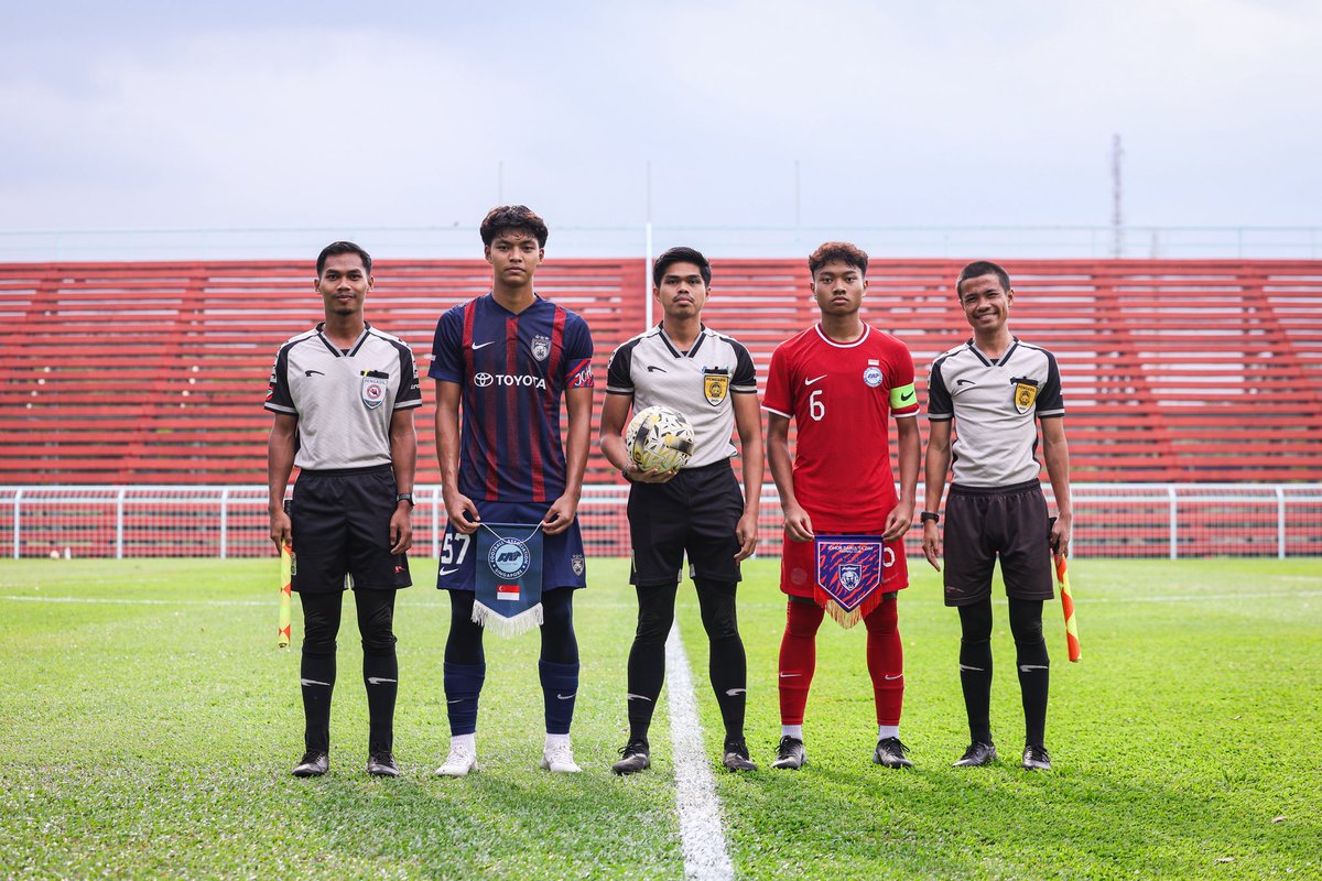 OfficialJohor's tweet photo. 𝗜𝗡𝗧𝗘𝗥𝗡𝗔𝗧𝗜𝗢𝗡𝗔𝗟 𝗖𝗟𝗨𝗕 𝗙𝗥𝗜𝗘𝗡𝗗𝗟𝗬 

FT: JDT IV [1 - 0] SINGAPORE NATIONAL TEAM U17
(Alif Hamzi 22’)

Hidup Johor Demi Johor
#WhatCanYouDo
#TheTMJeffect
#HarimauSelatan
#SouthernTigers
#PermataSelatan
#JewelOfTheSouth
#JDTuntukSemua
#JDTforAll https://t.co/2kB4DZyPpz