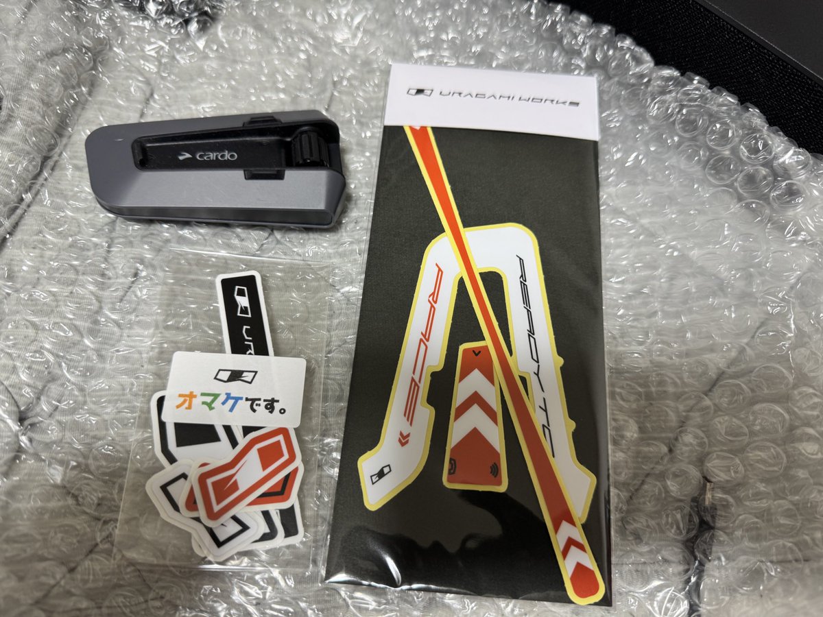 無事着弾しました✌️
雪の影響で遅れると思ってましたが早かった。早速いつの間にか付いた傷を消してイクゥ😜
後このおまけが一番嬉しかったり🤣

#ウラガミワークス　#cardo