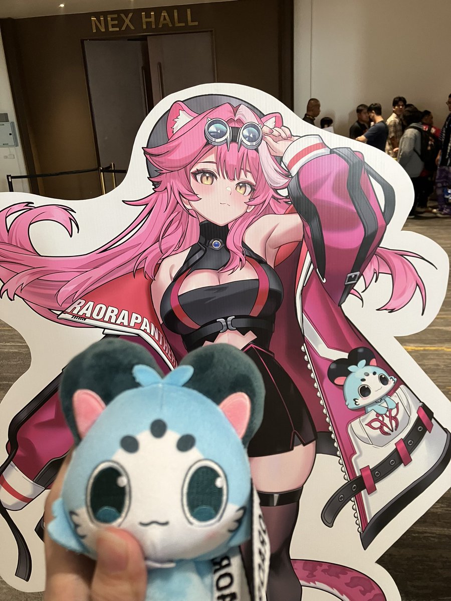 champpon's tweet photo. My first time for this kind of event. The biggest surprise to me is I didn’t expect to see so many familiar face. 😂 
#welcomehololivetothailand 
#ANIMONIUM2026 https://t.co/ztZ2KER09b